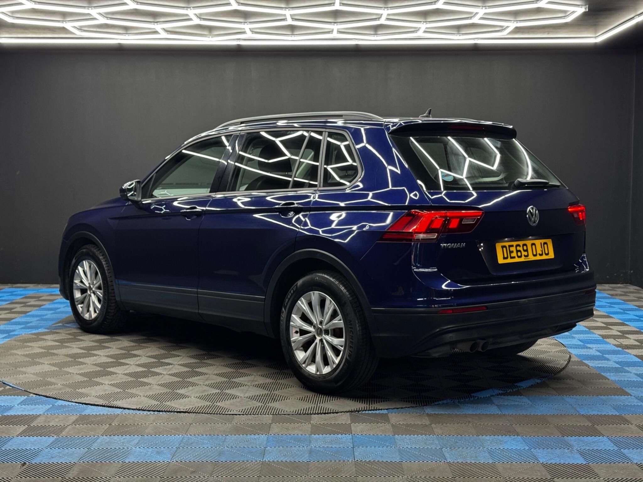 Volkswagen Tiguan - Image 7