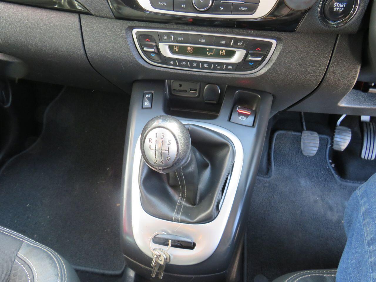 Renault Grand Scenic - Image 16