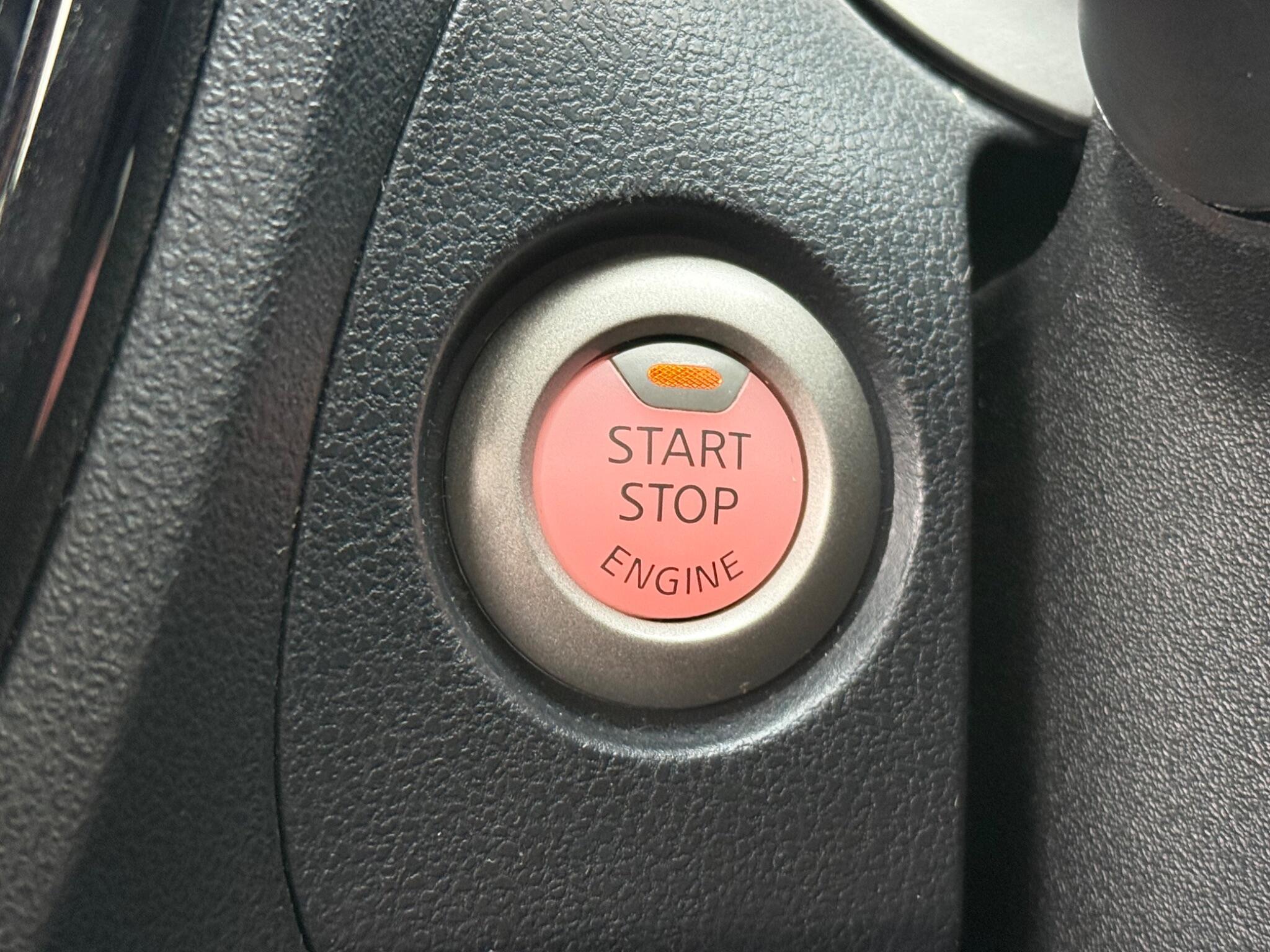 Nissan Juke - Image 25