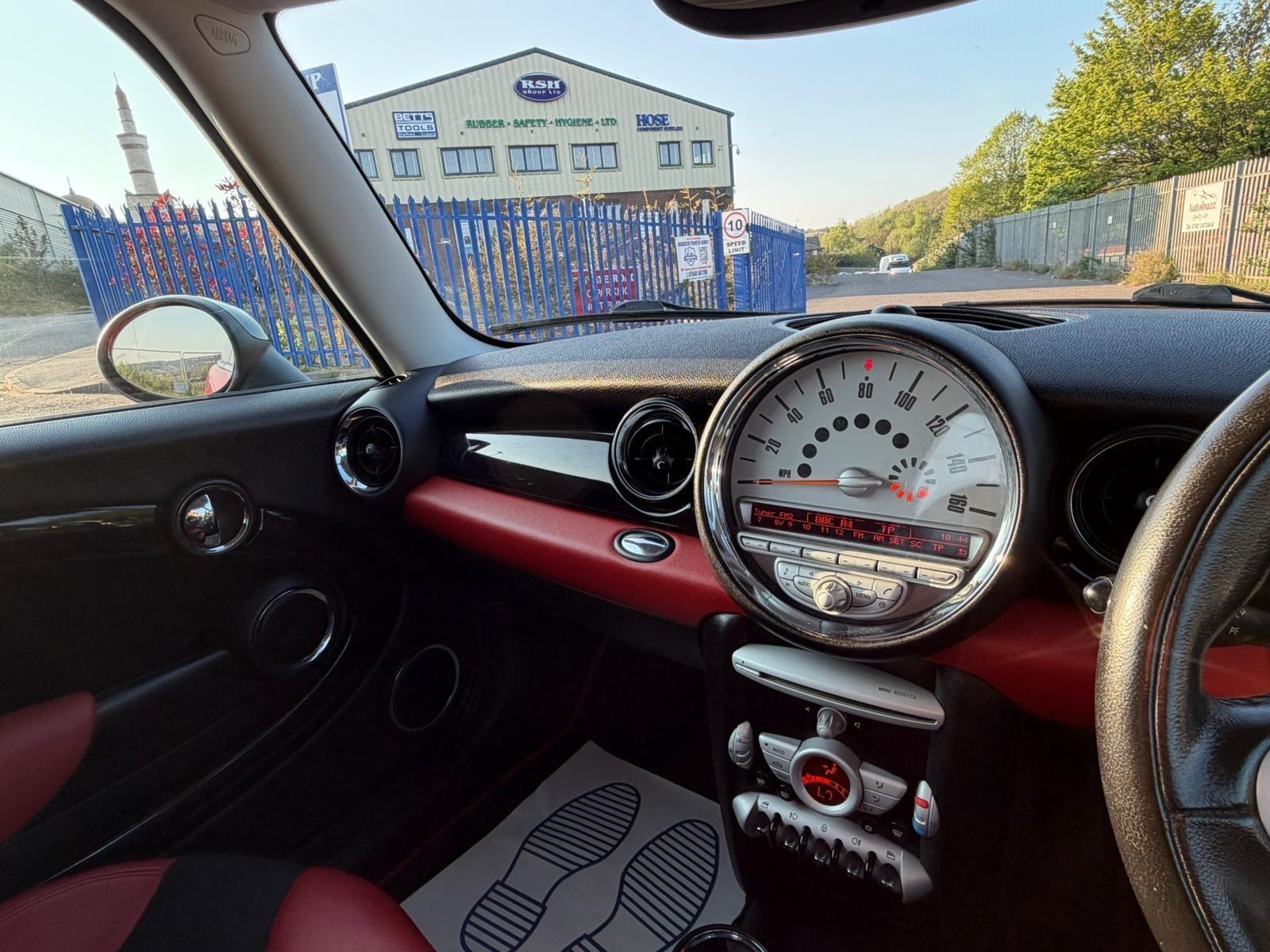 MINI Hatch - Image 17