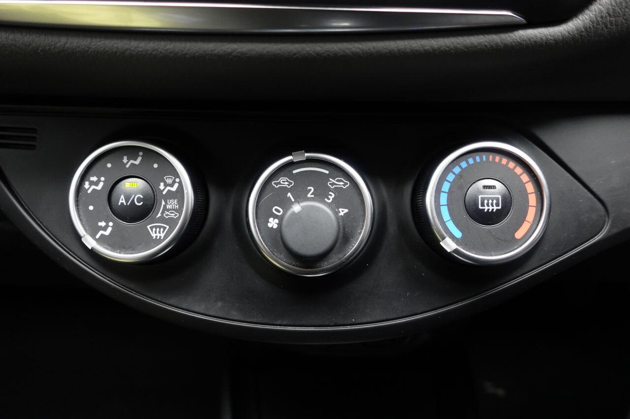 Toyota Yaris - Image 33