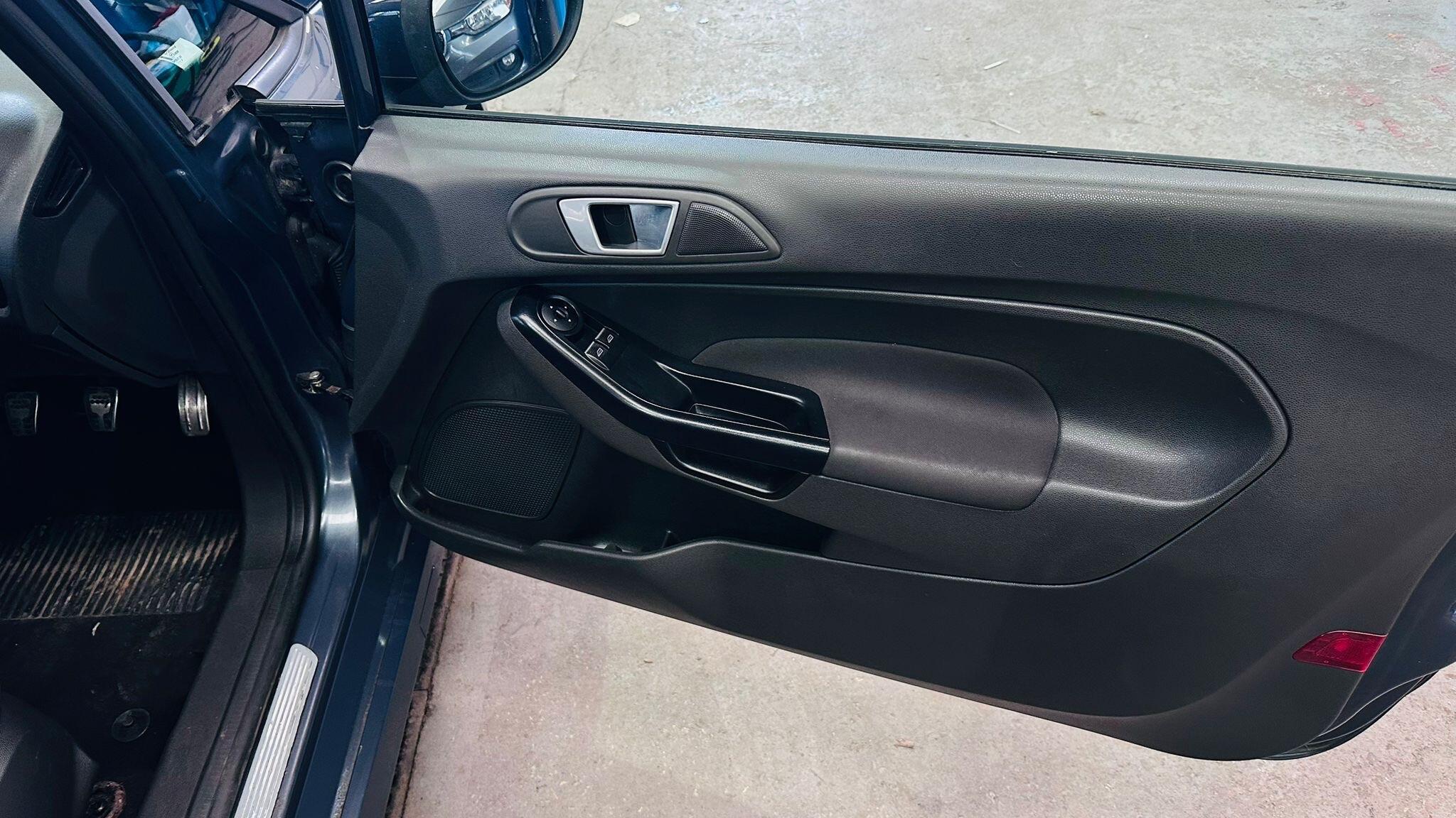 Ford Fiesta - Image 15