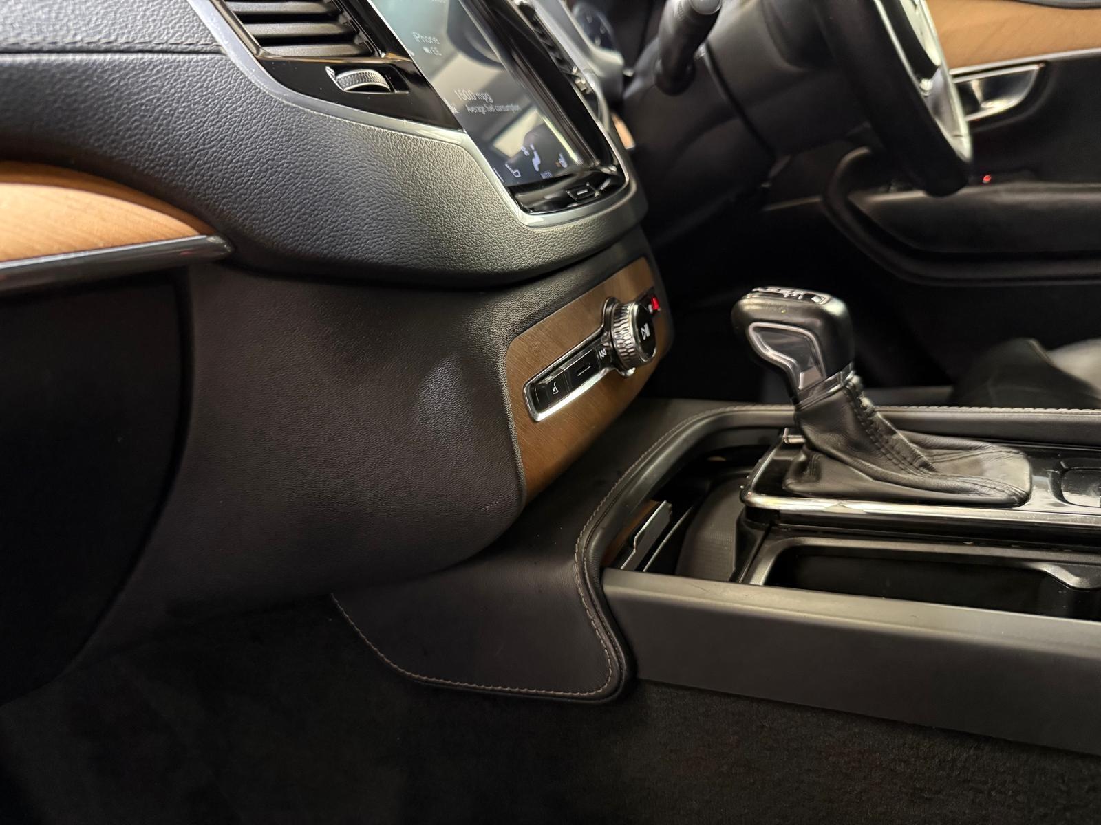 Volvo XC90 - Image 74