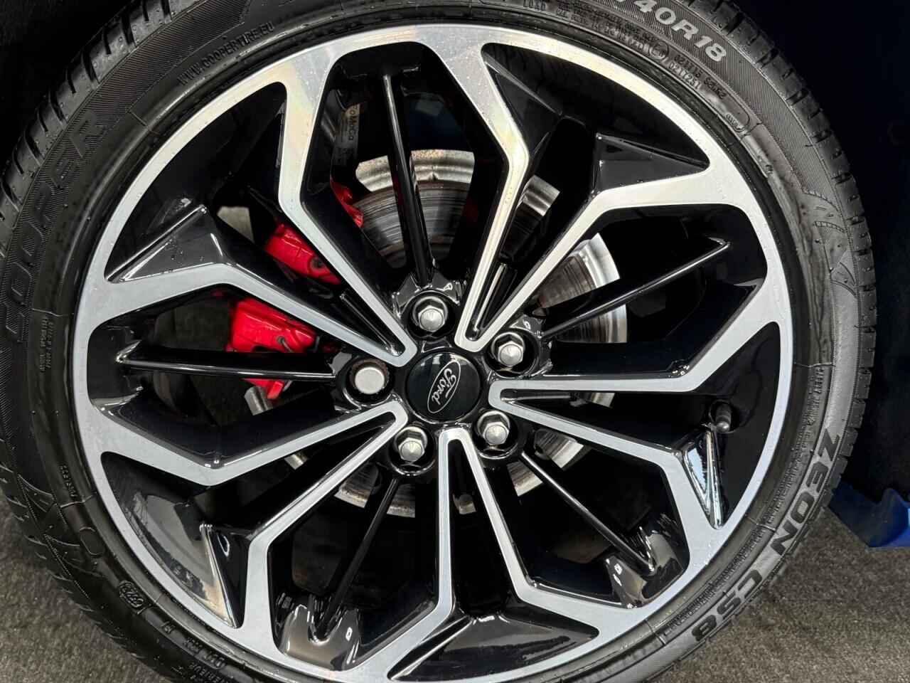 Ford Focus - Image 13