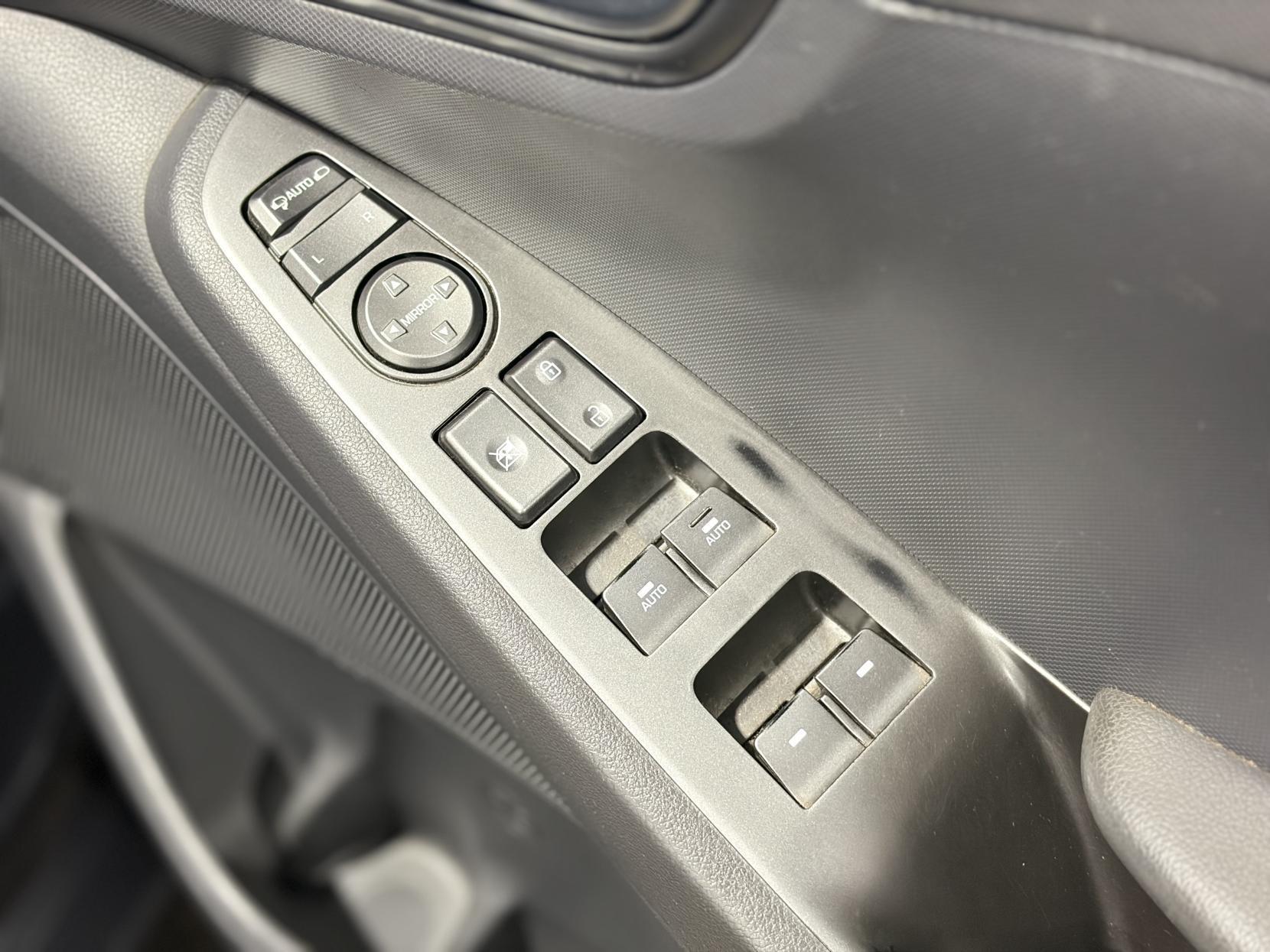 Hyundai Ioniq - Image 19