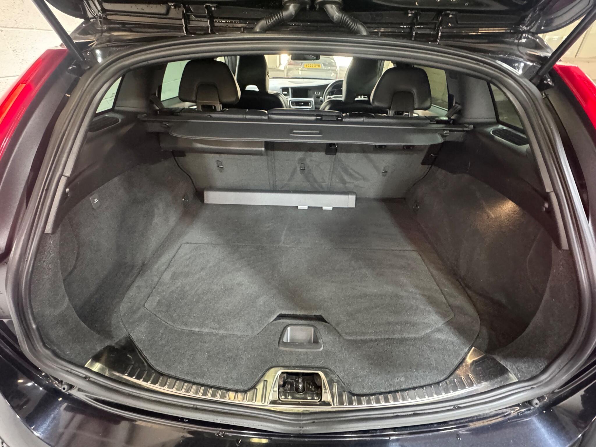 Volvo V60 - Image 12
