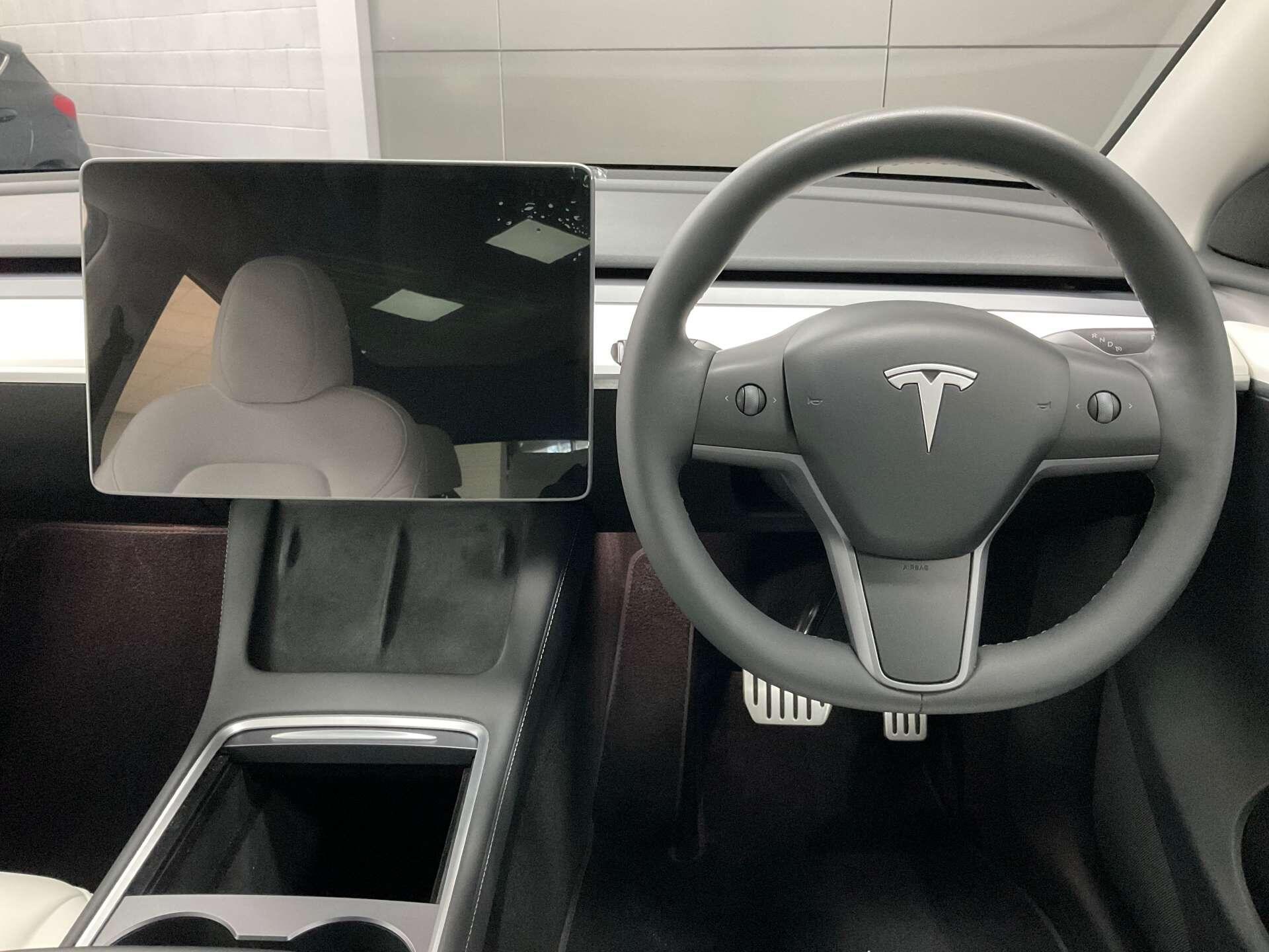 Tesla Model Y - Image 13