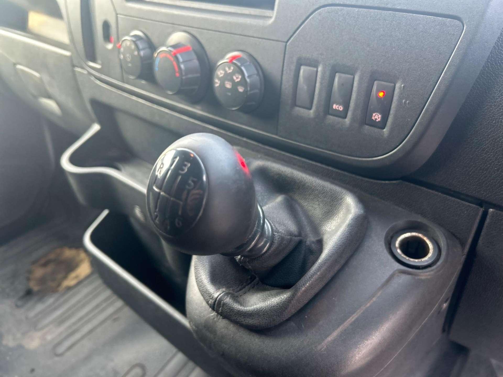 Renault Master - Image 19