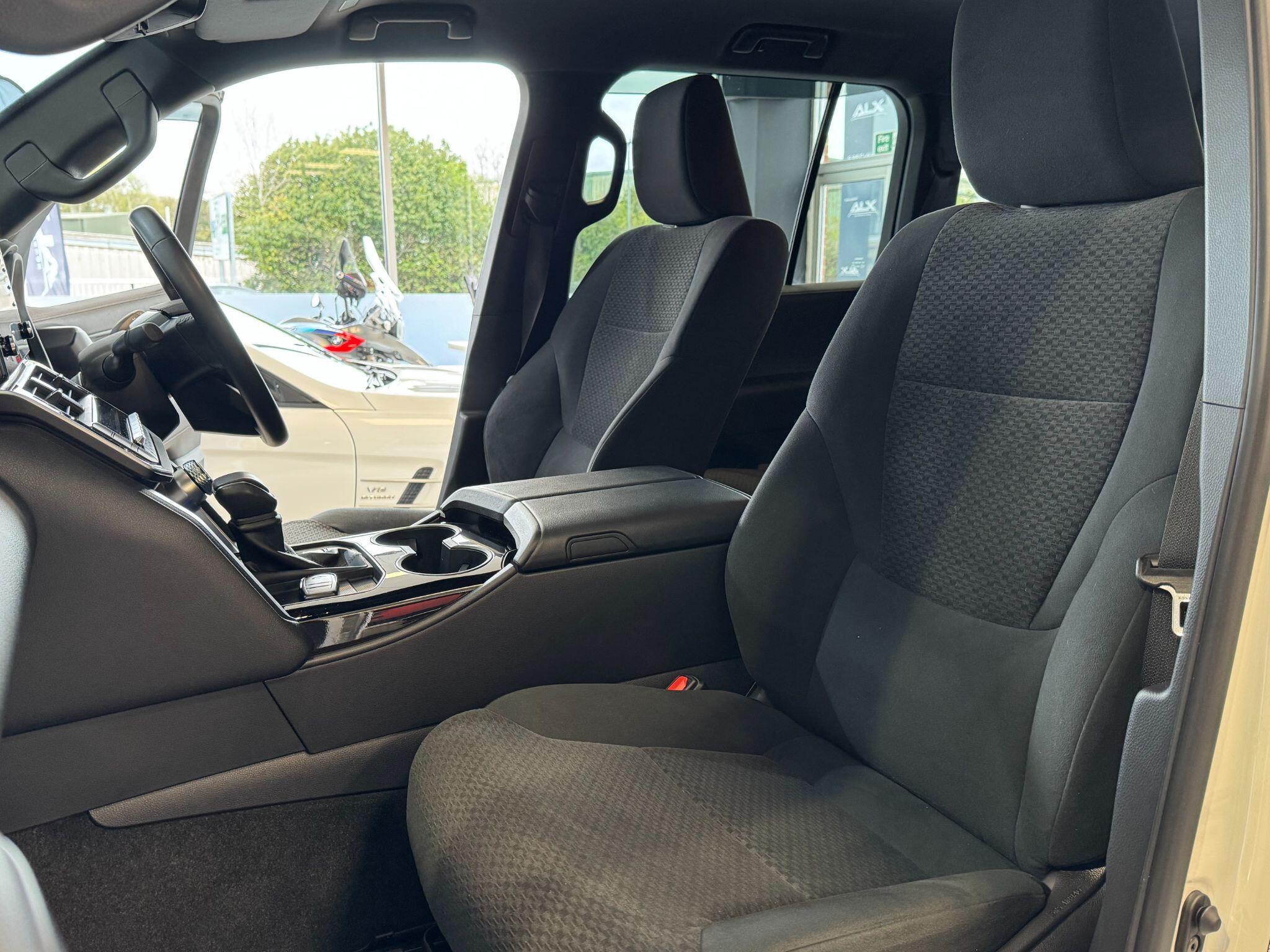 Toyota Land Cruiser - Image 27