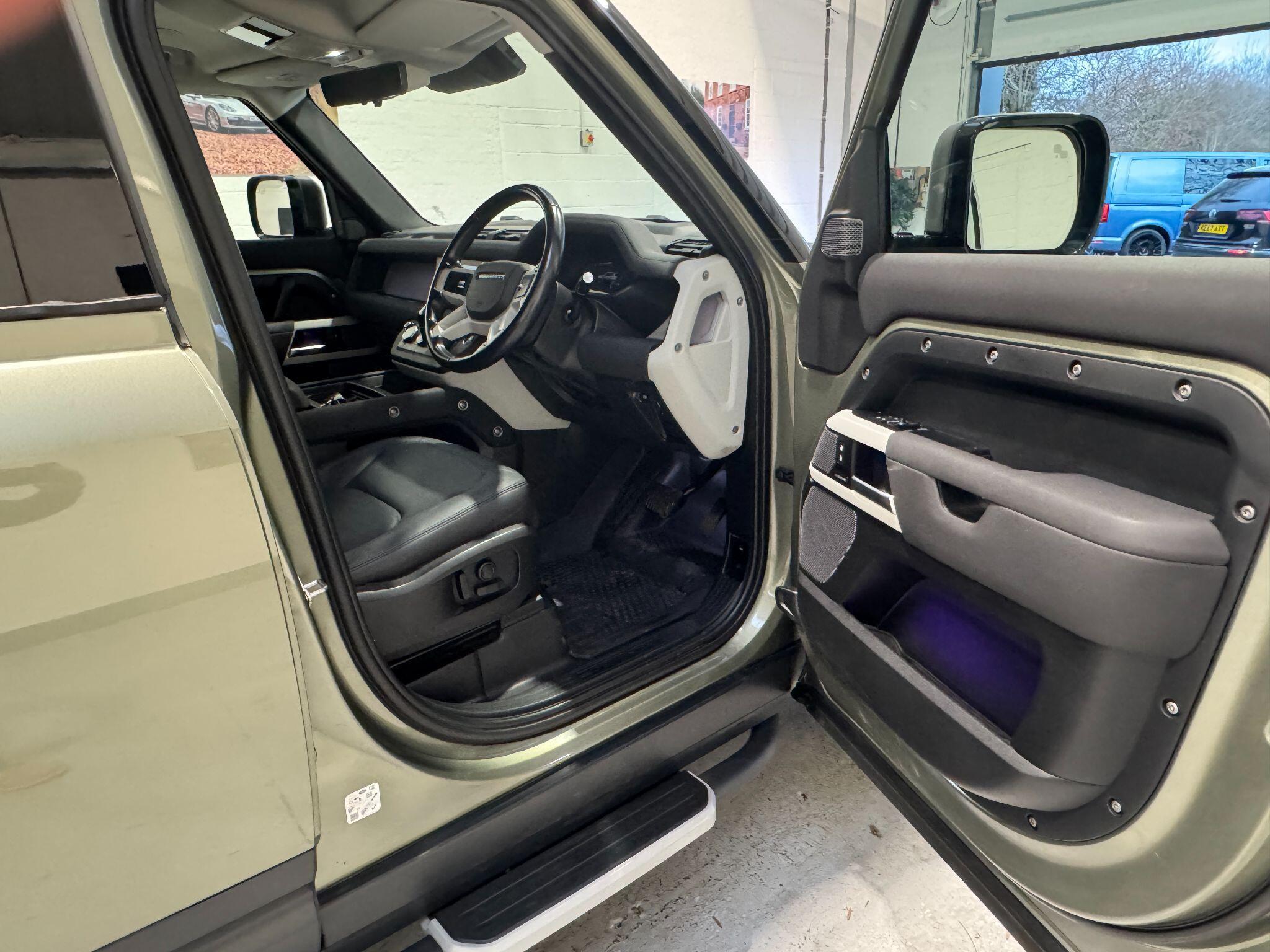 Land Rover Defender 110 - Image 21