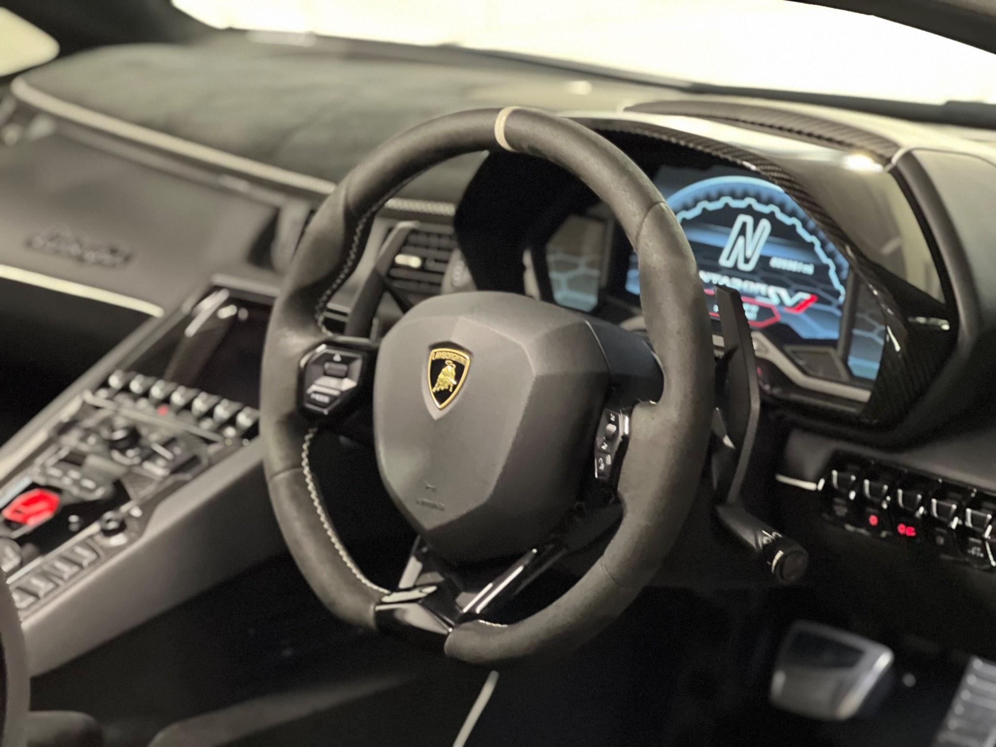 Lamborghini Aventador - Image 14