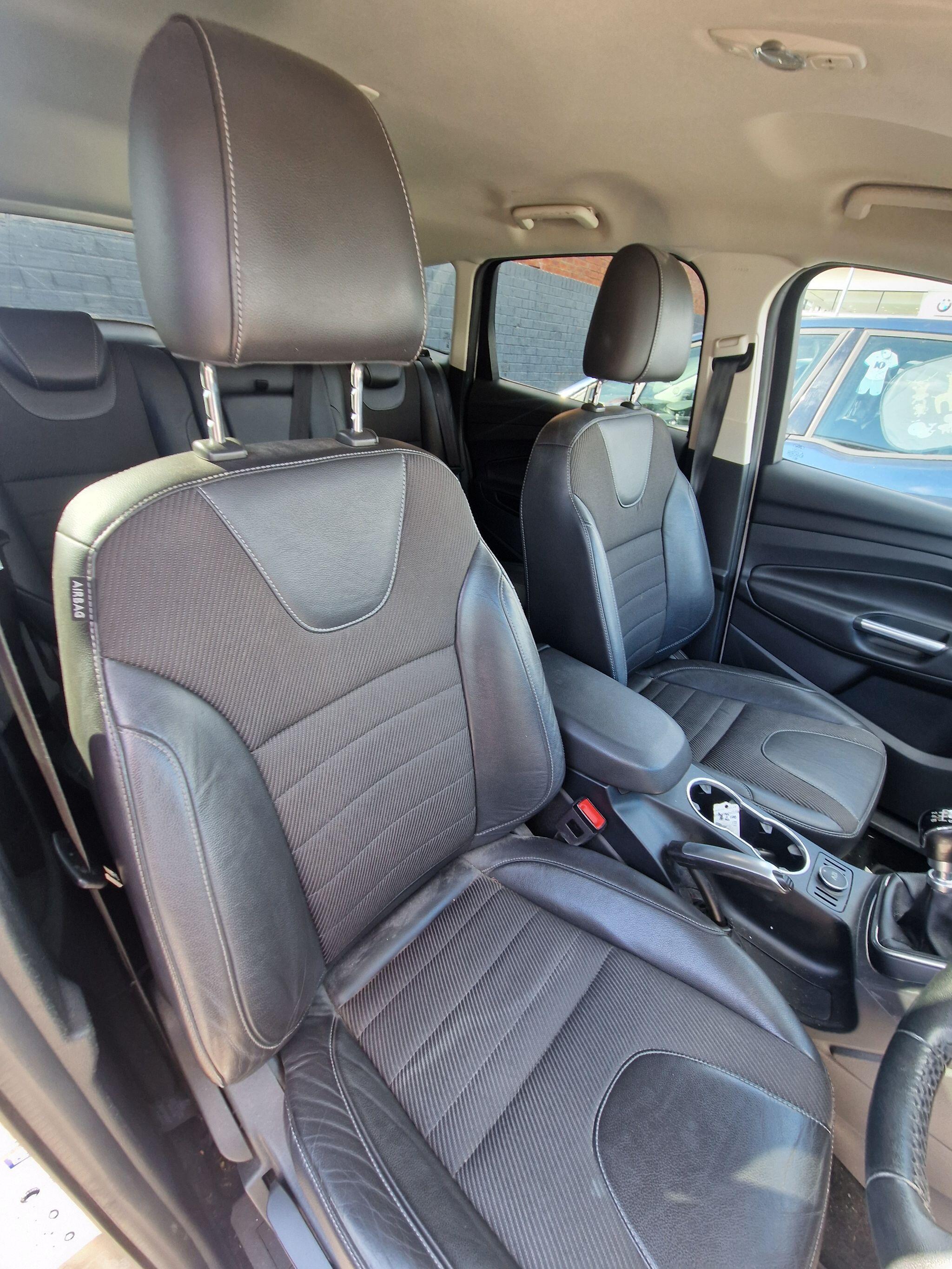 Ford Kuga - Image 28