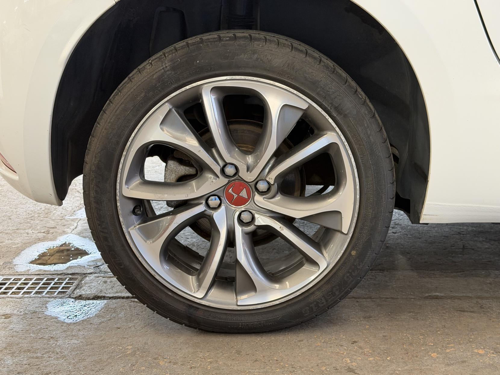 DS AUTOMOBILES DS 4 - Image 17
