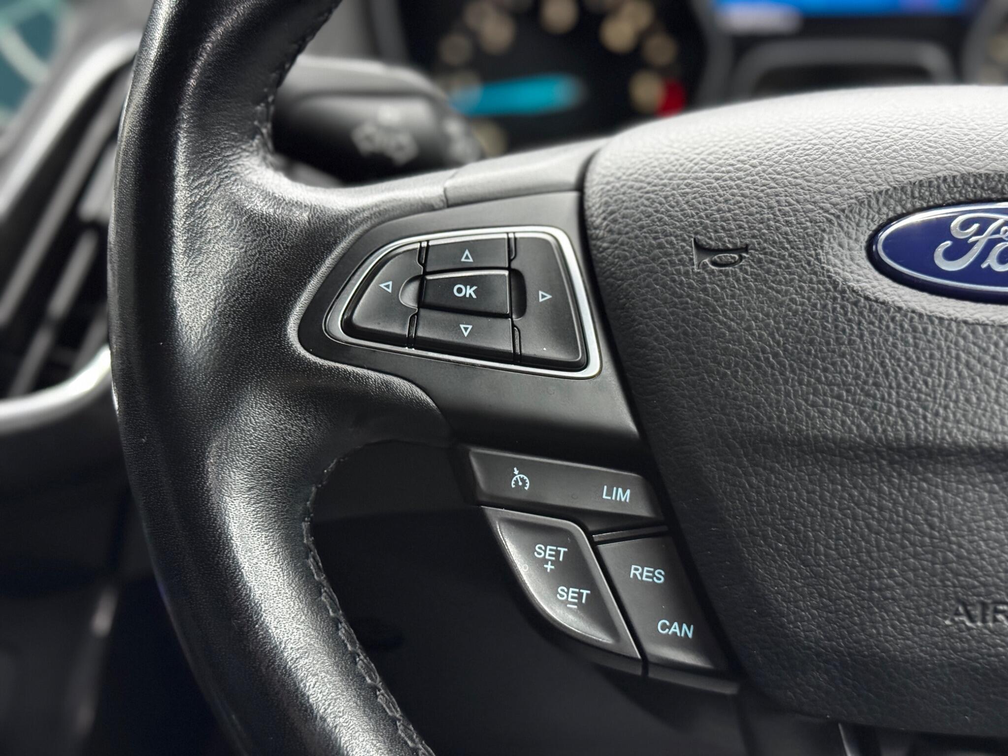Ford Focus - Image 19