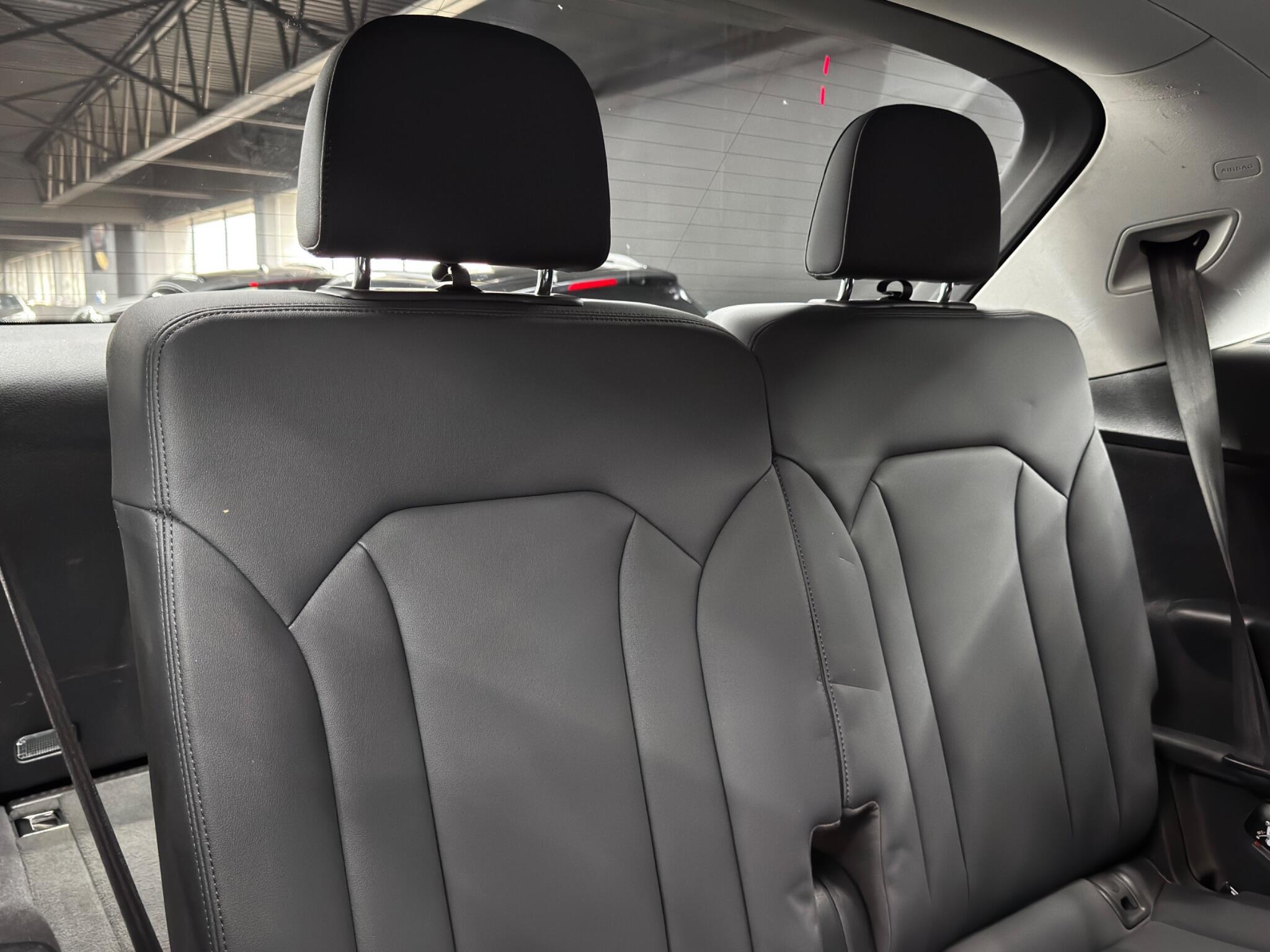 Audi Q7 - Image 17