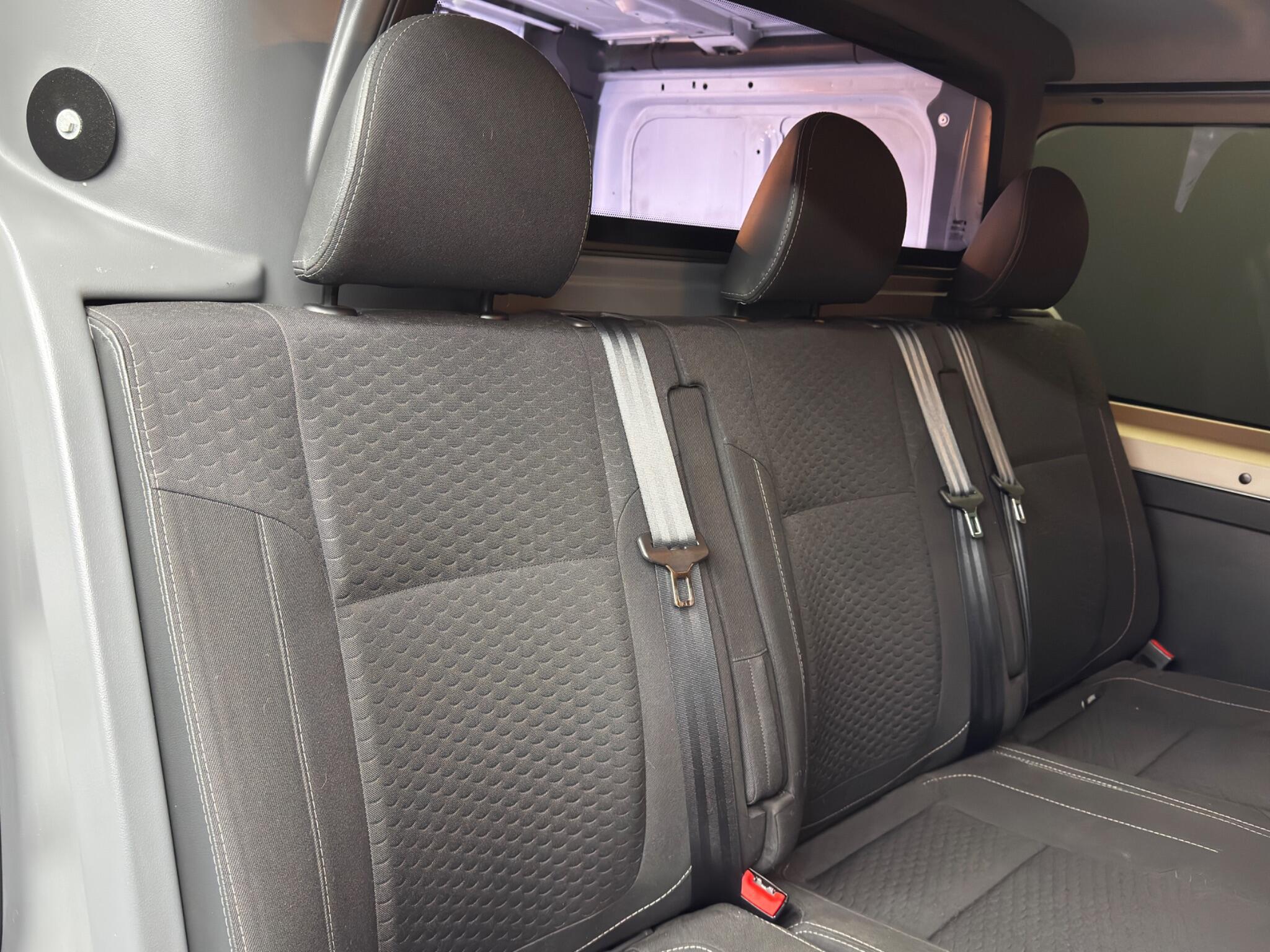 Vauxhall Vivaro - Image 14