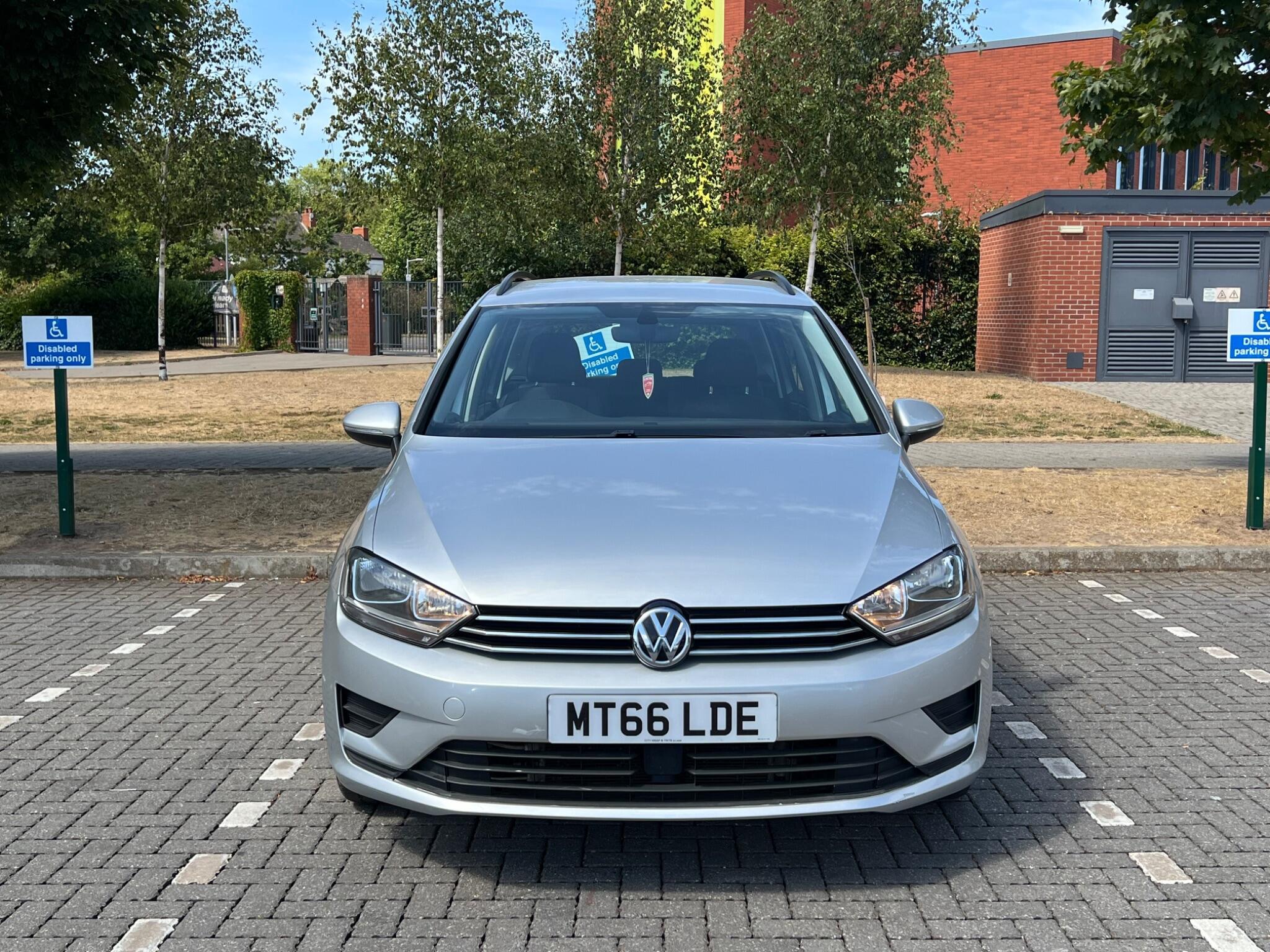 Volkswagen GOLF SV - Image 10