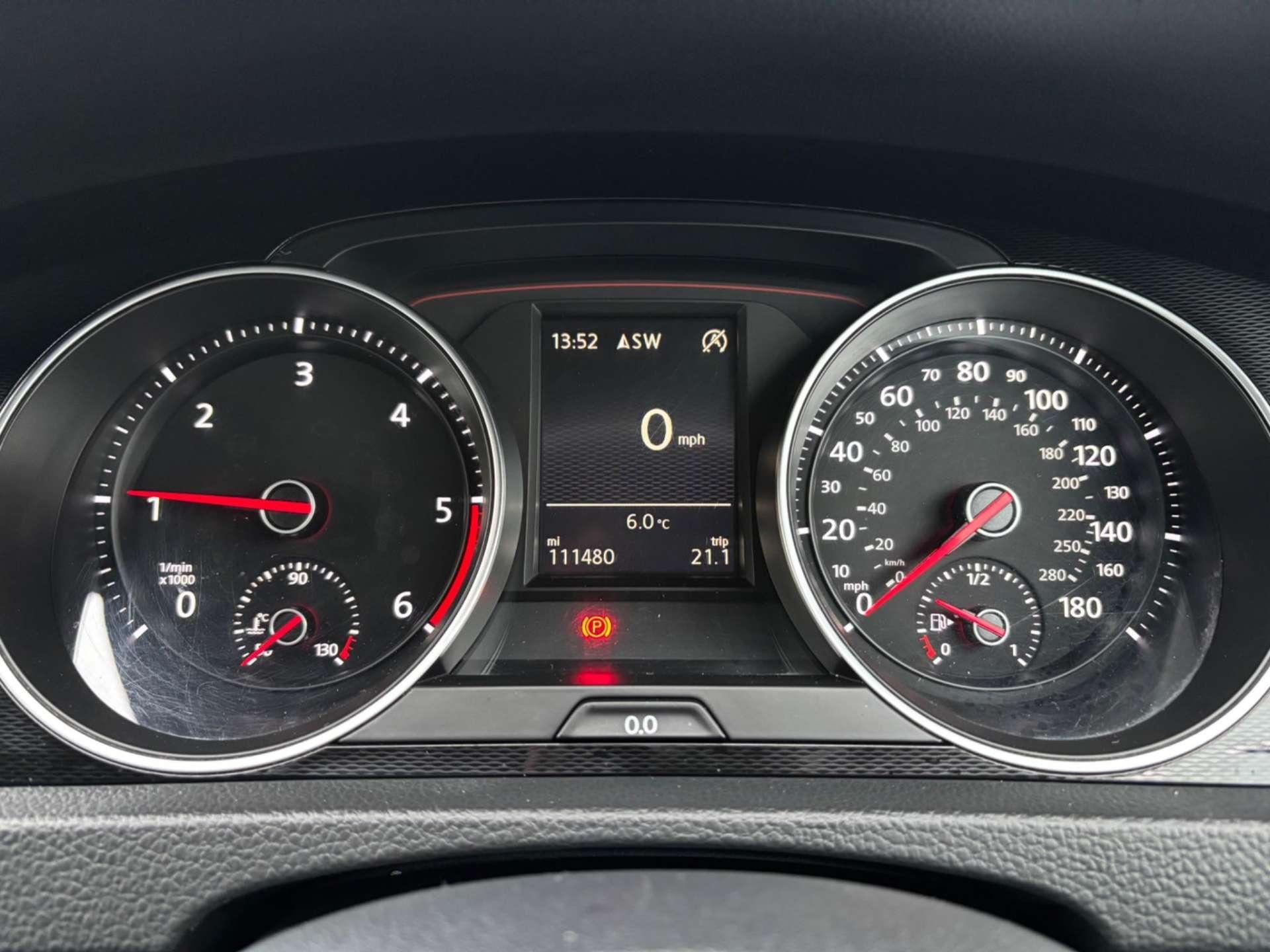 Volkswagen Golf - Image 38