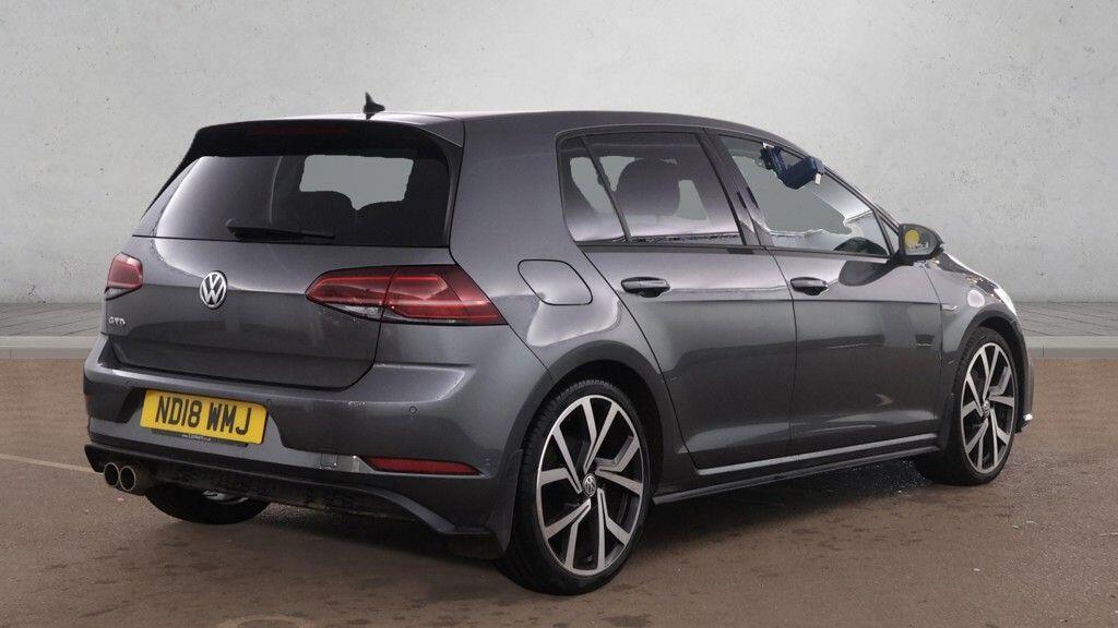 Volkswagen Golf - Image 4