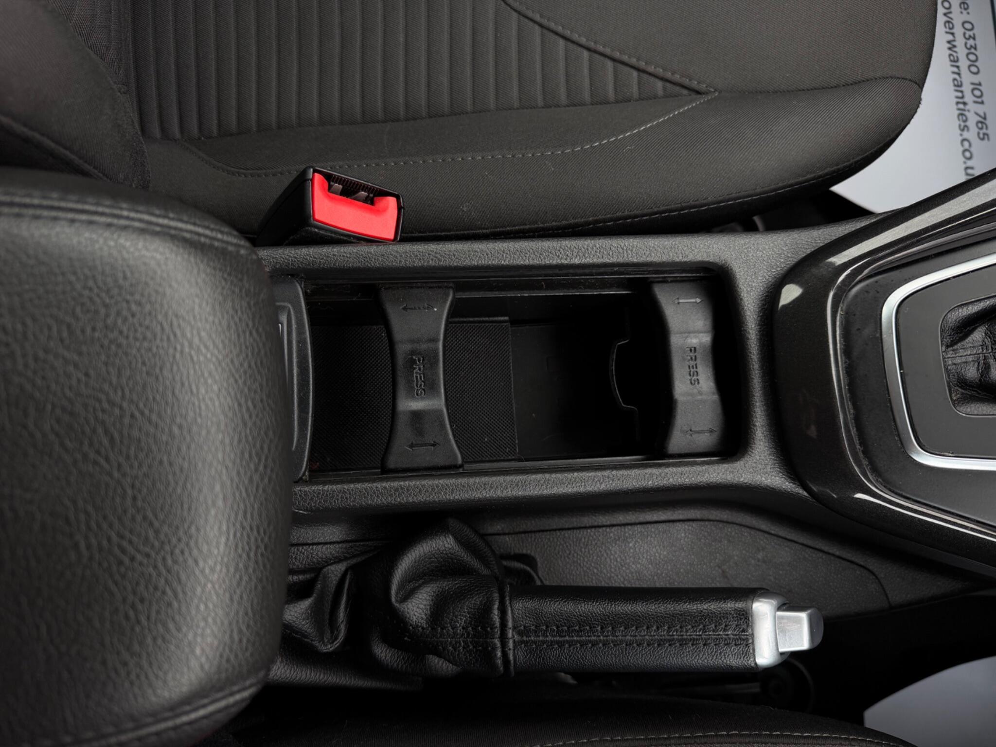 Ford Focus - Image 59