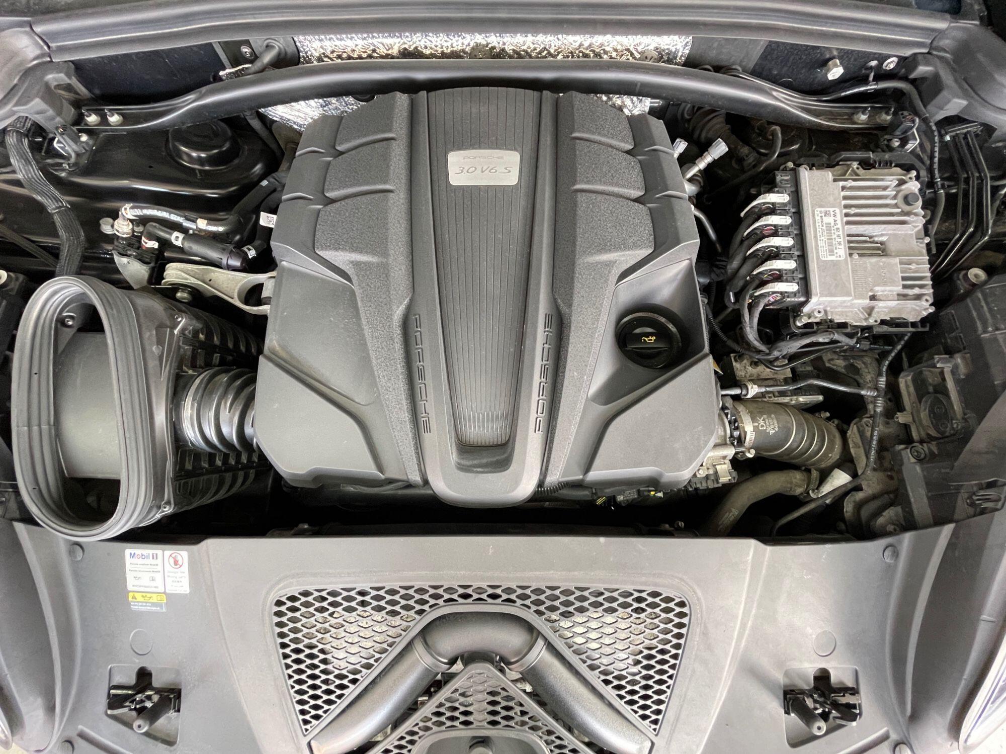 Porsche Macan - Image 20