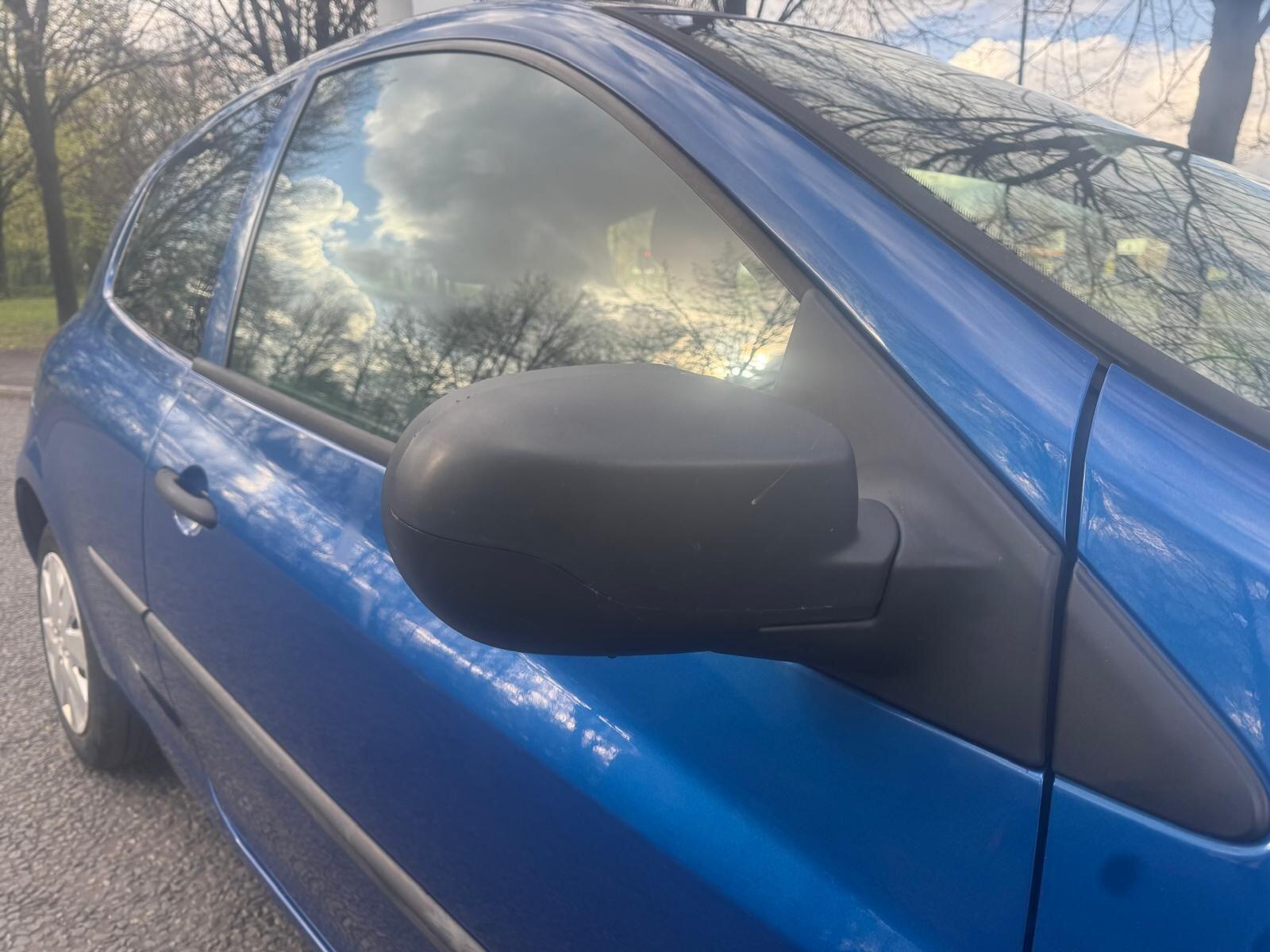 Renault Clio - Image 30