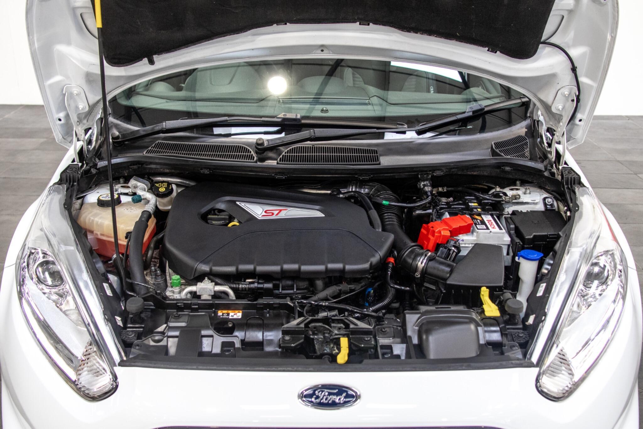 Ford Fiesta - Image 12
