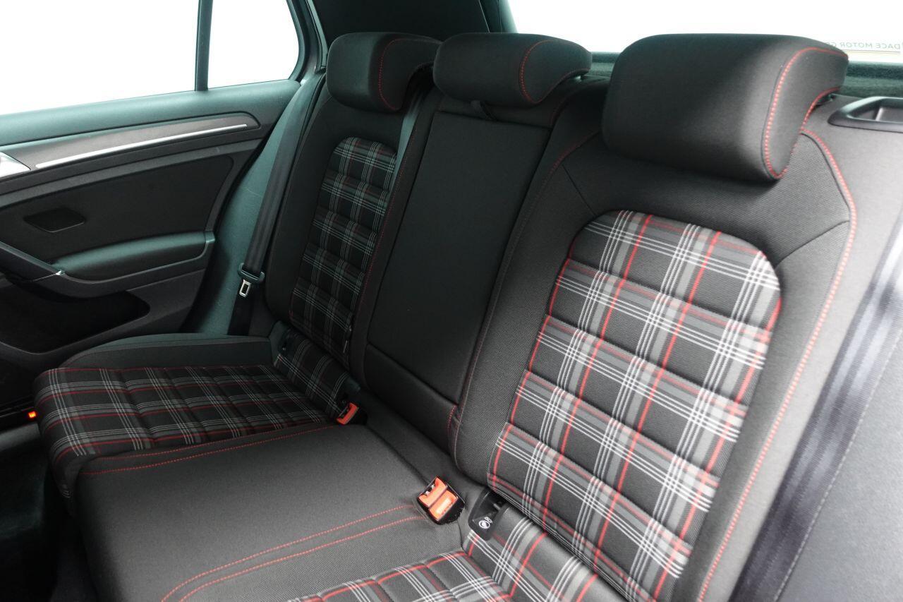 Volkswagen Golf - Image 20