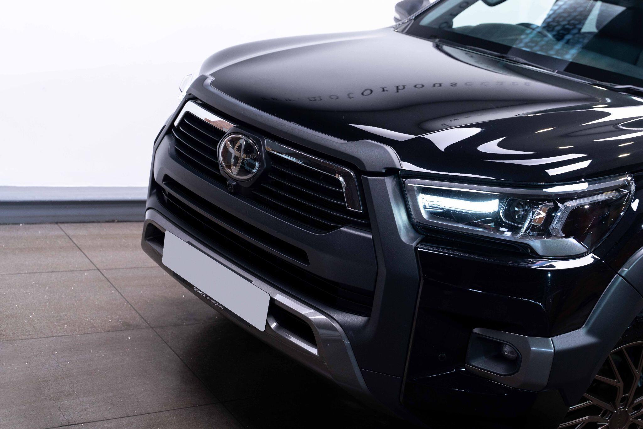 Toyota Hilux - Image 5