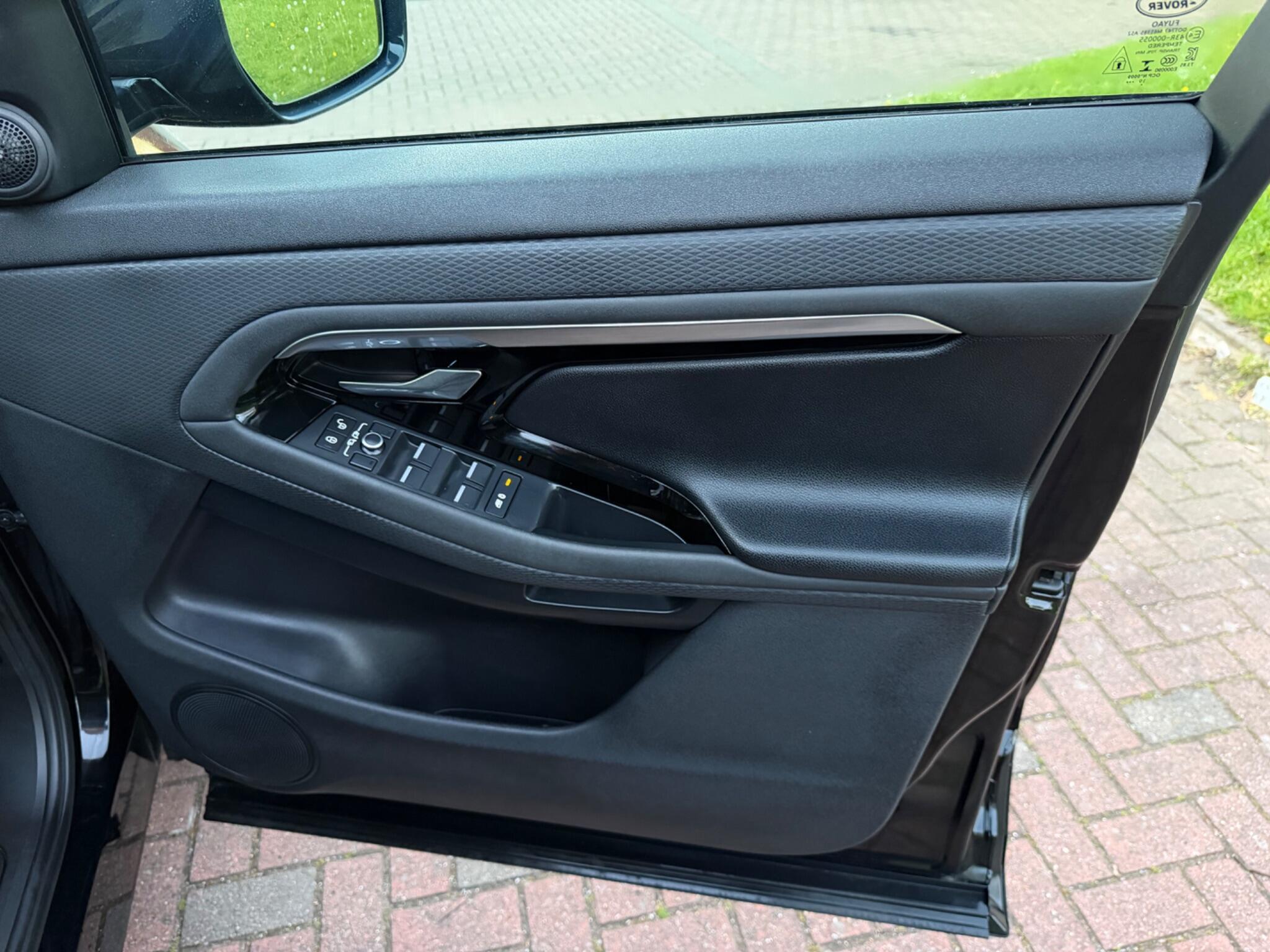 Land Rover Range Rover Evoque - Image 41