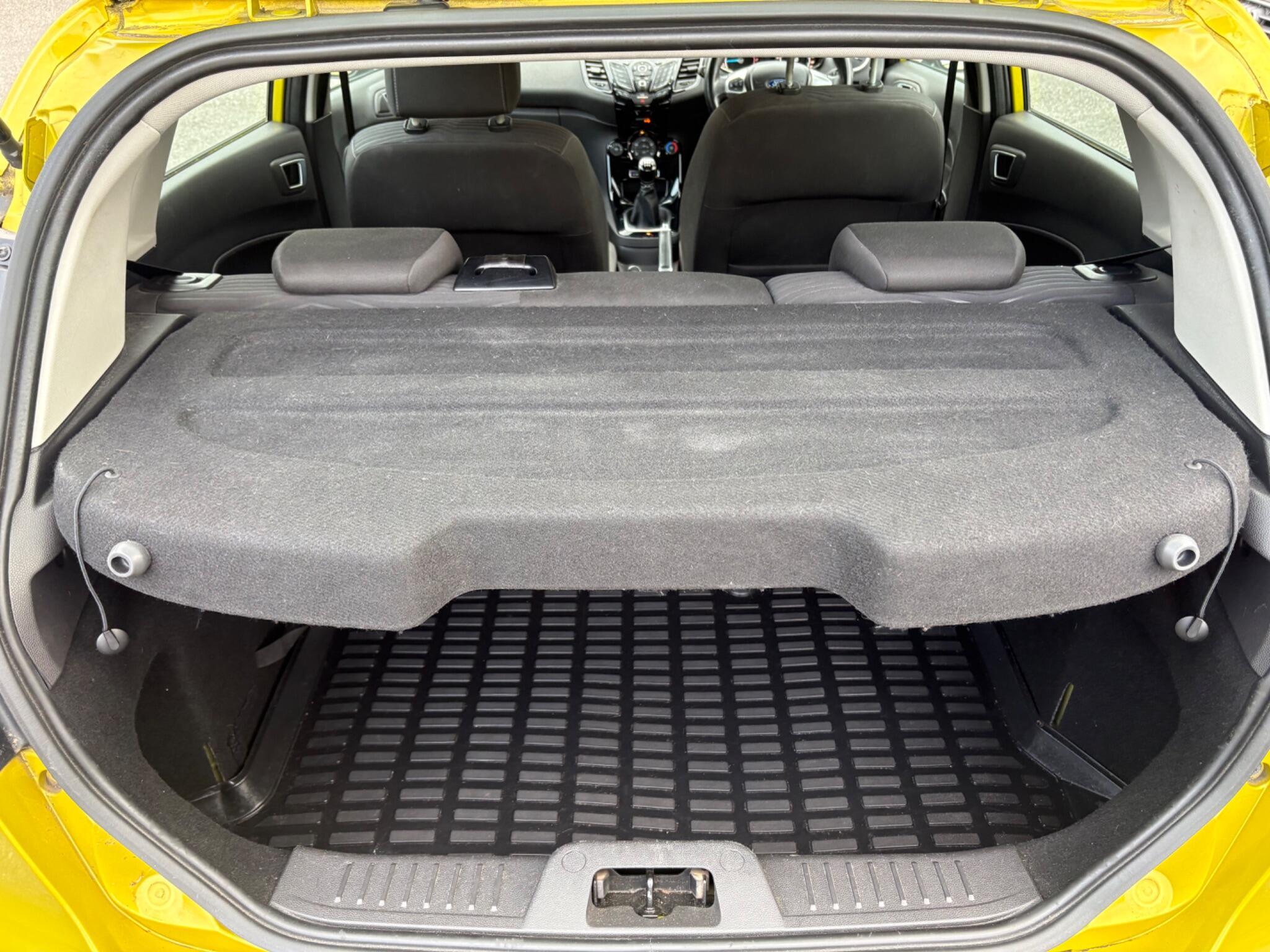 Ford Fiesta - Image 19