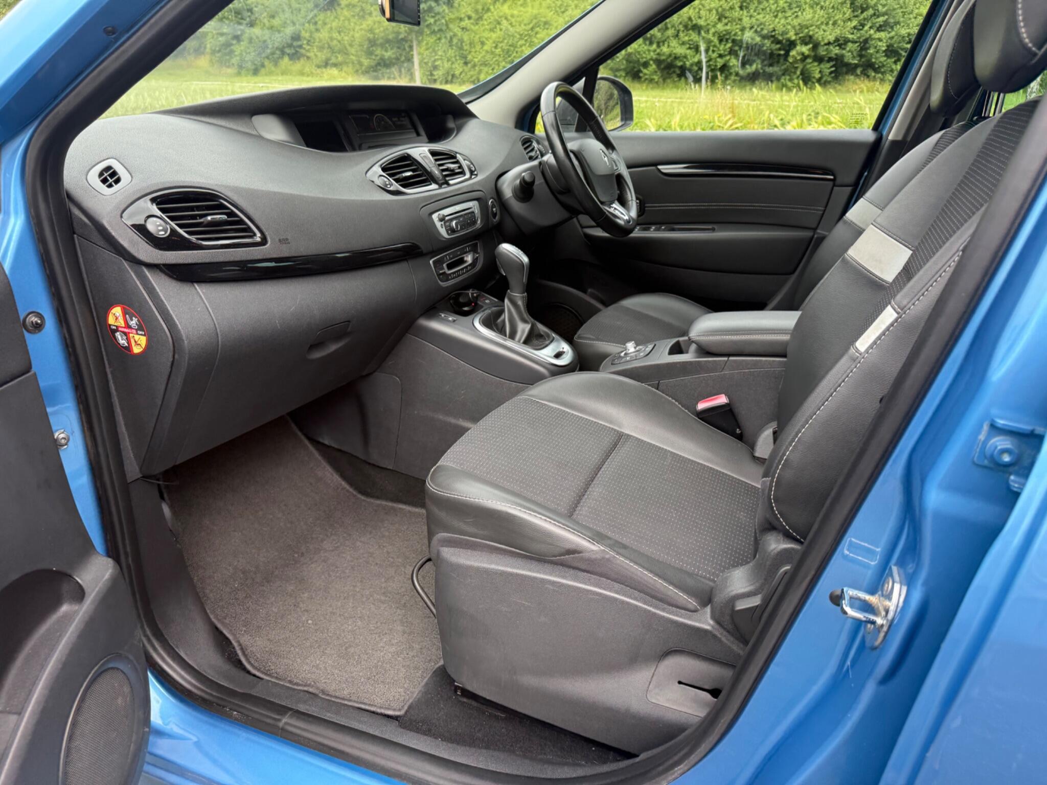 Renault Scenic - Image 8