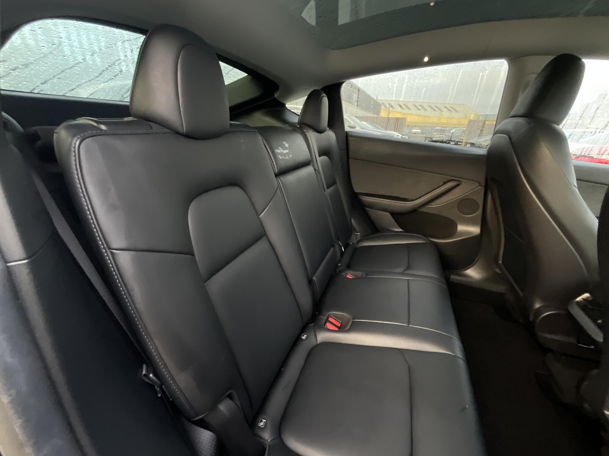 Tesla Model Y - Image 10