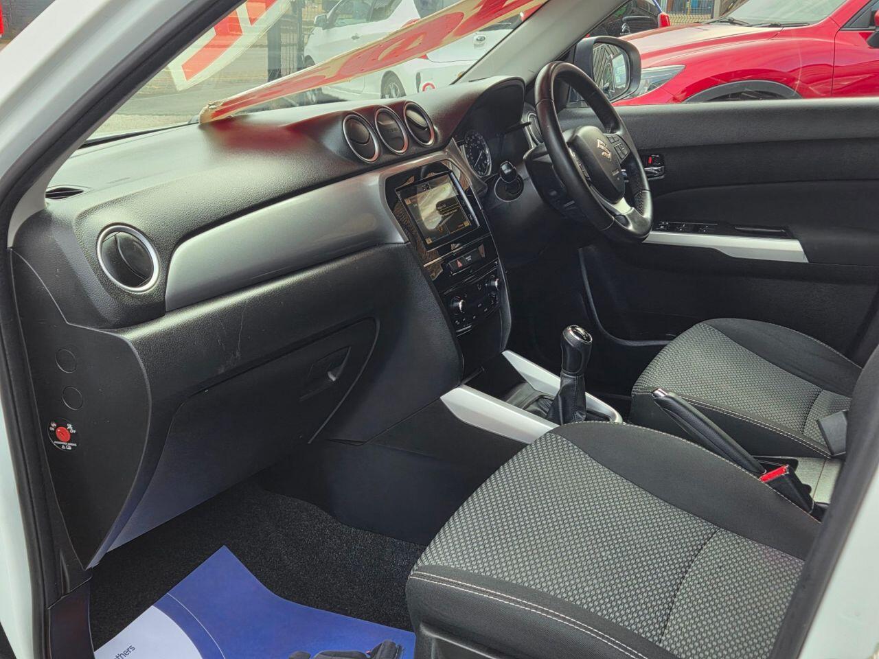 Suzuki Vitara - Image 10