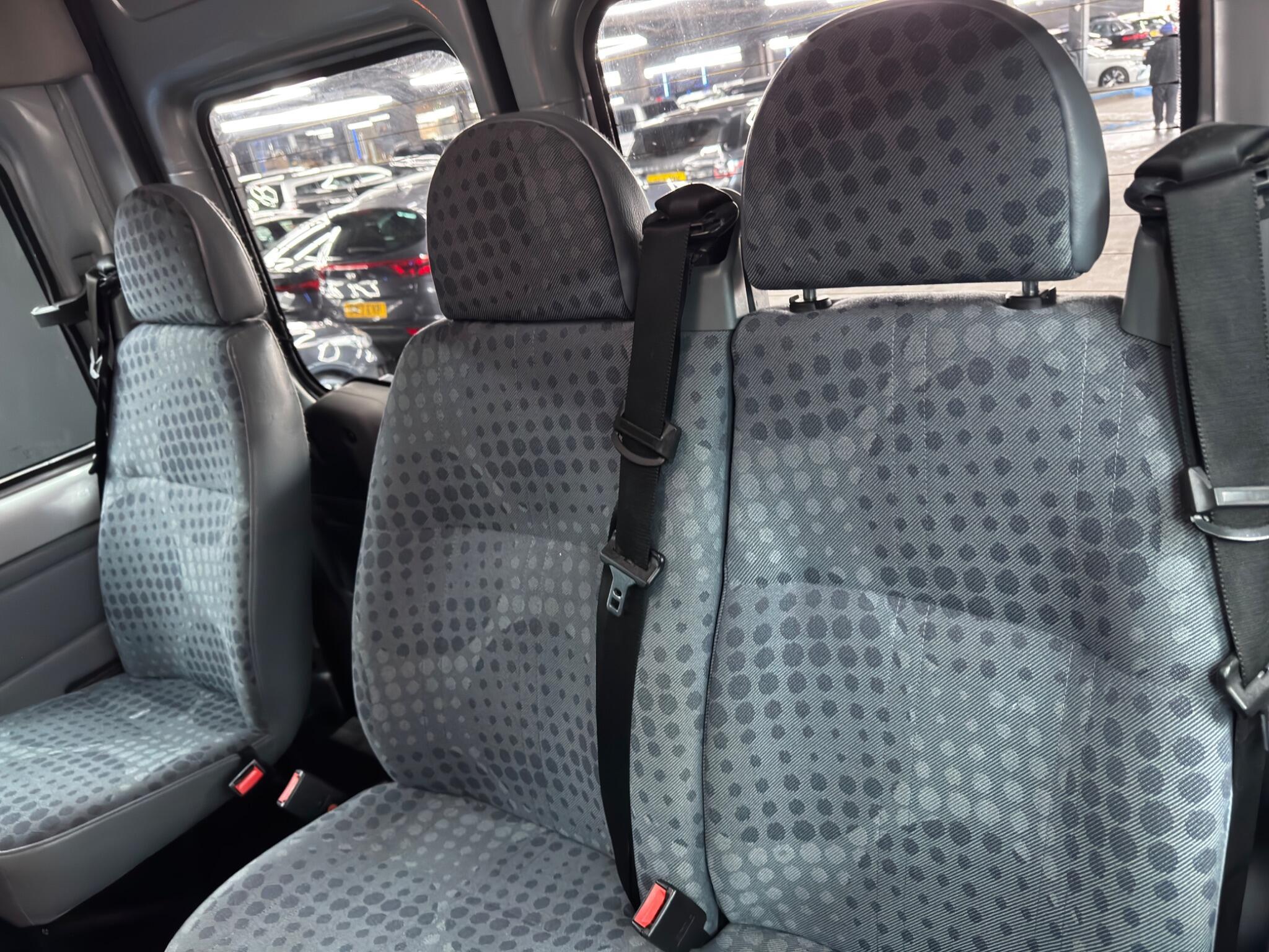 Ford Transit - Image 18