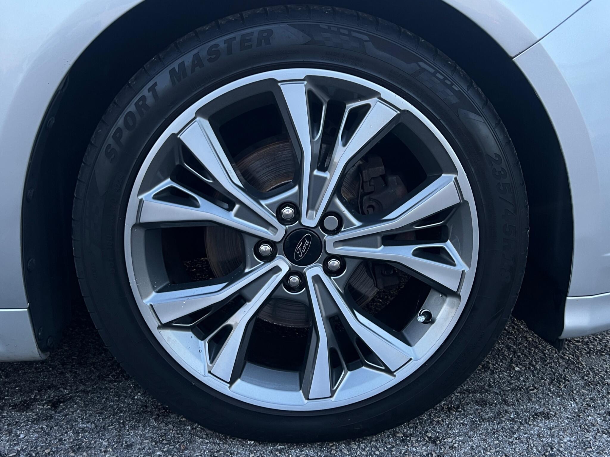 Ford Mondeo - Image 10