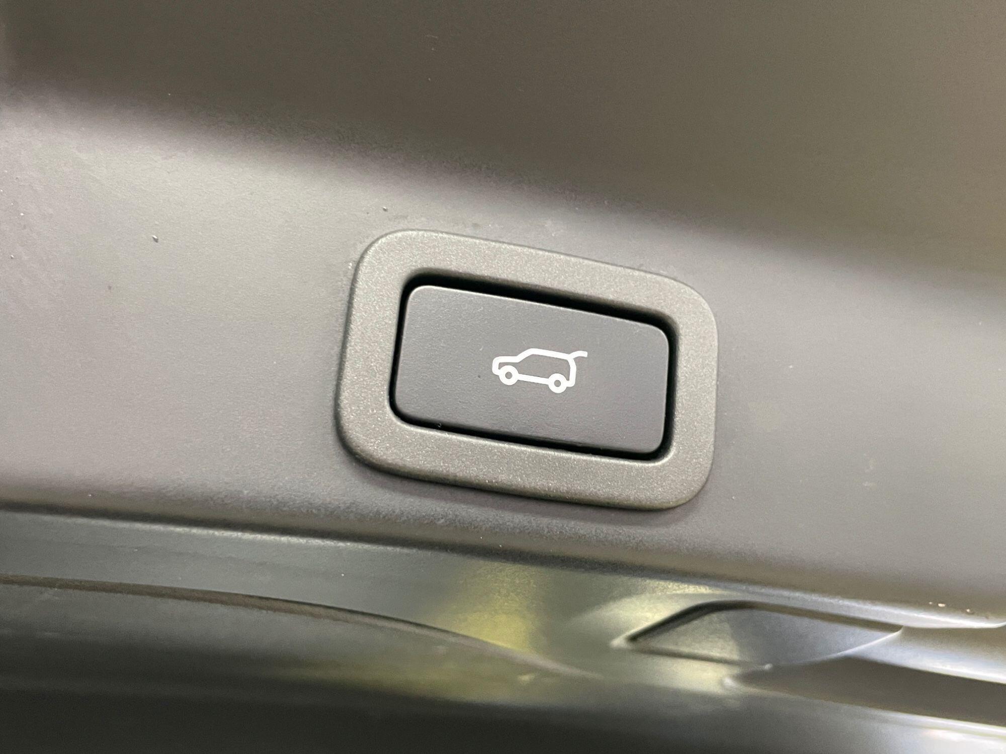 Jaguar F-Pace - Image 14