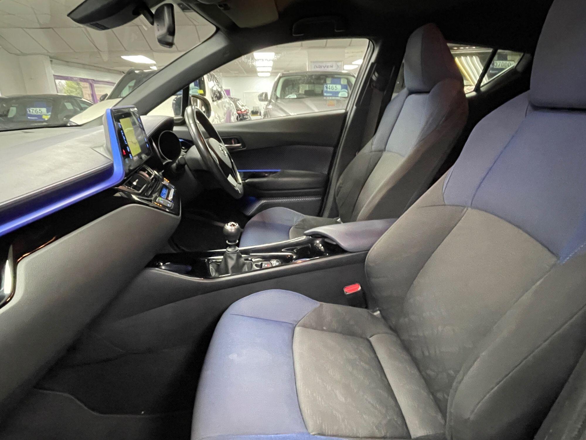 Toyota C-Hr - Image 31