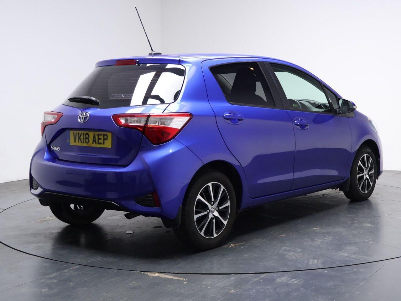 Toyota Yaris - Image 11