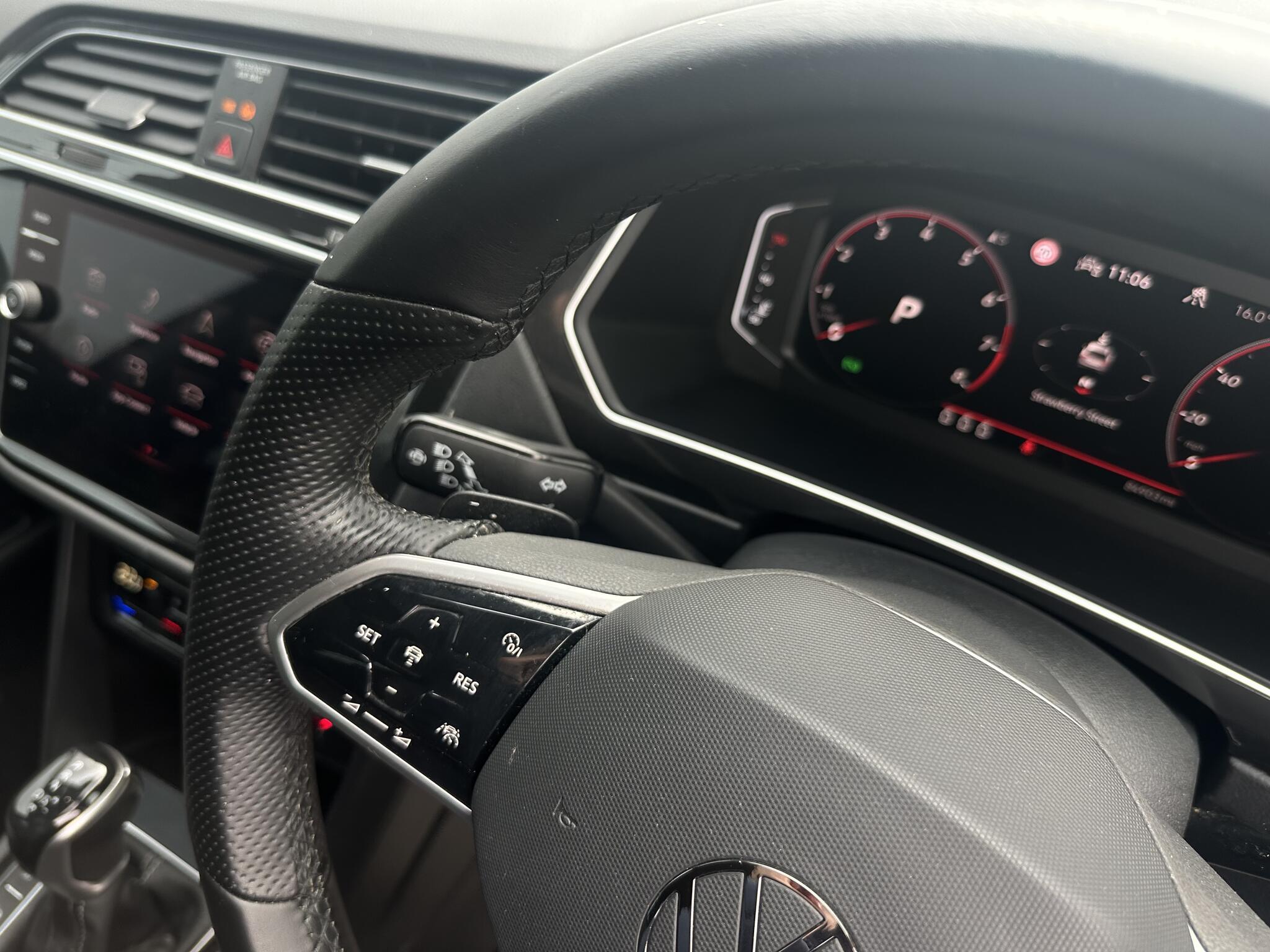 Volkswagen Tiguan - Image 8