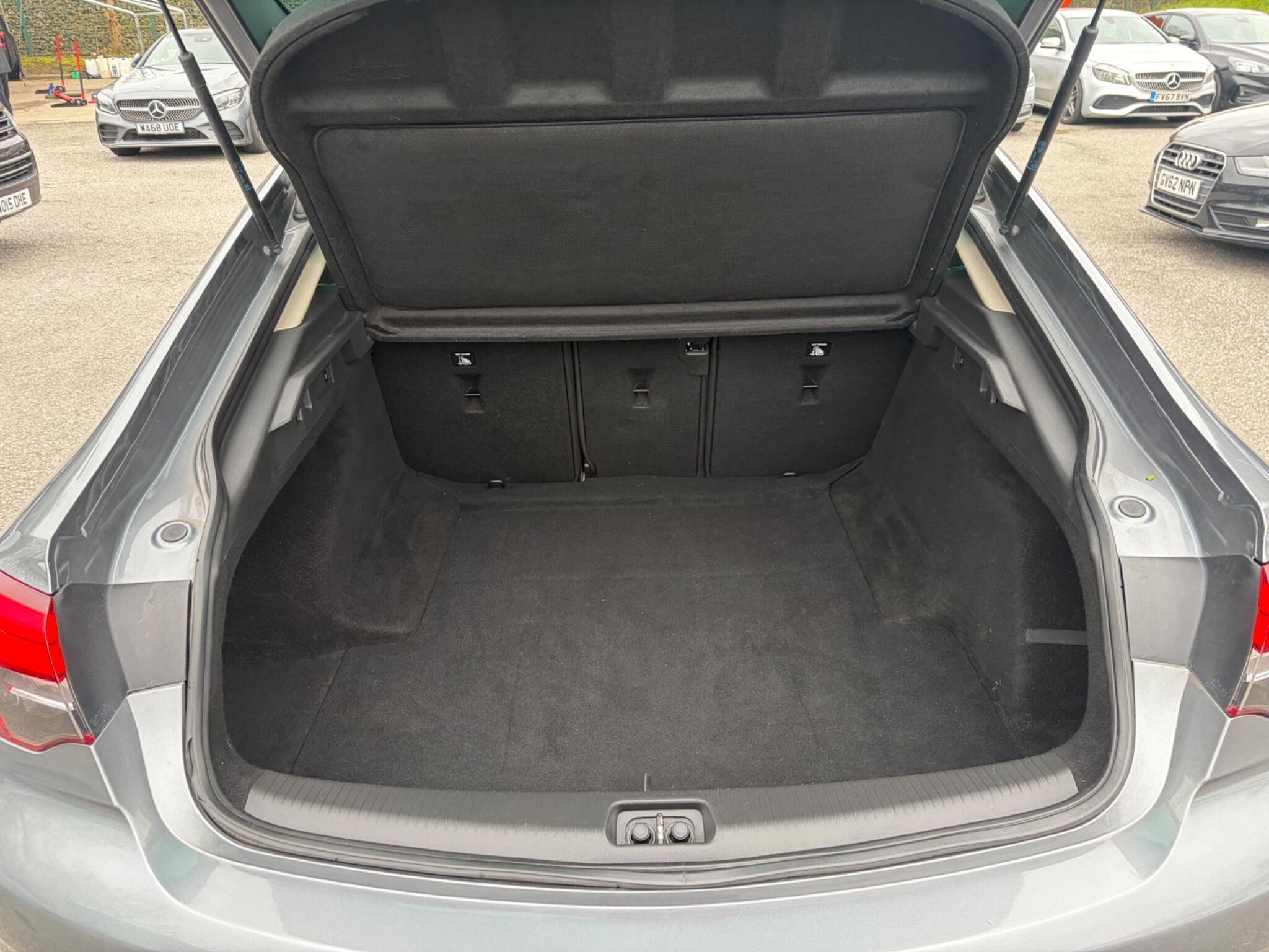 Vauxhall Insignia - Image 40