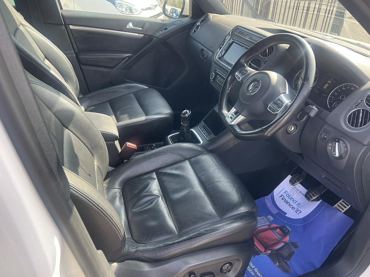 Volkswagen Tiguan - Image 11