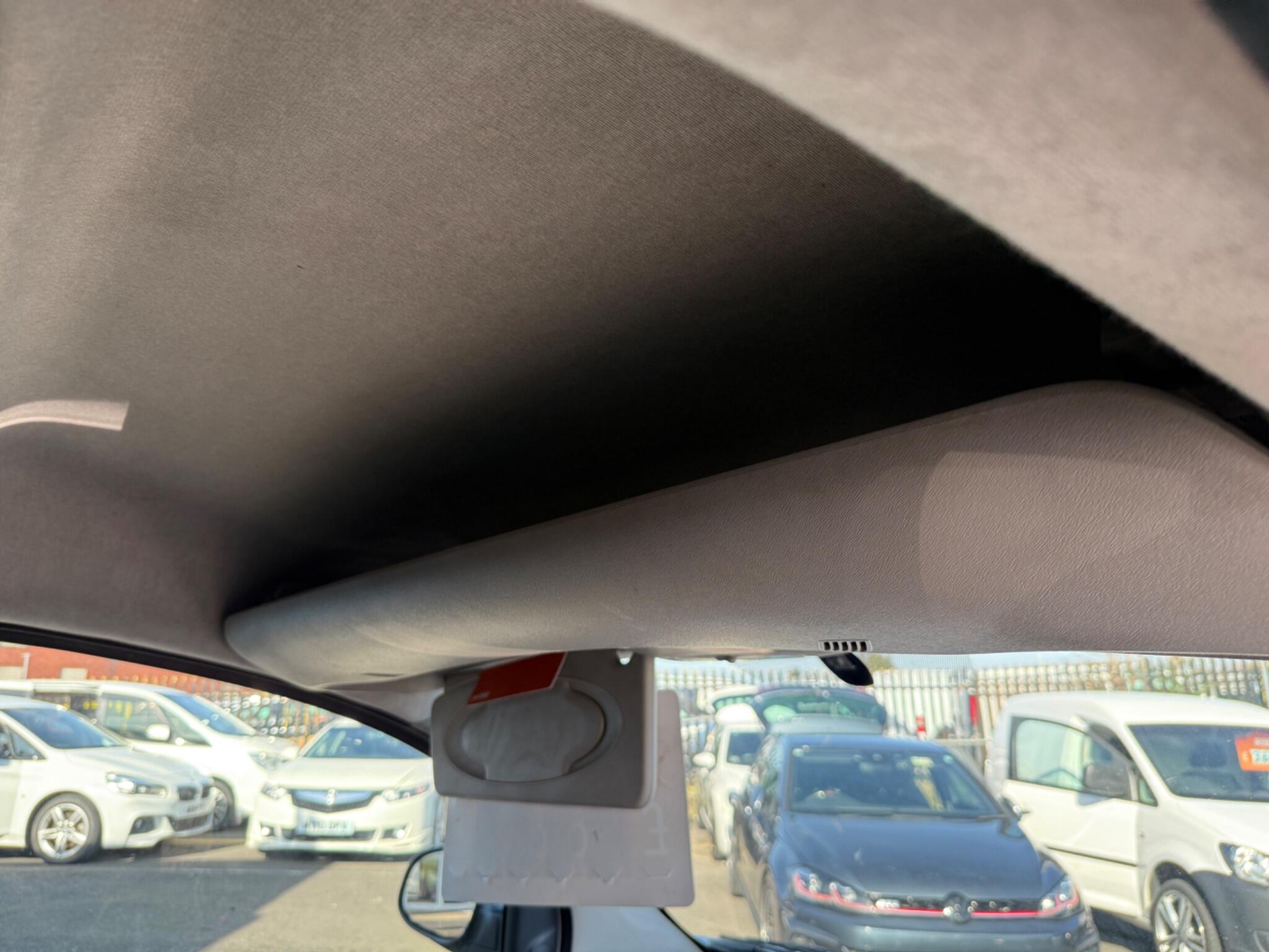 Renault Kangoo - Image 35