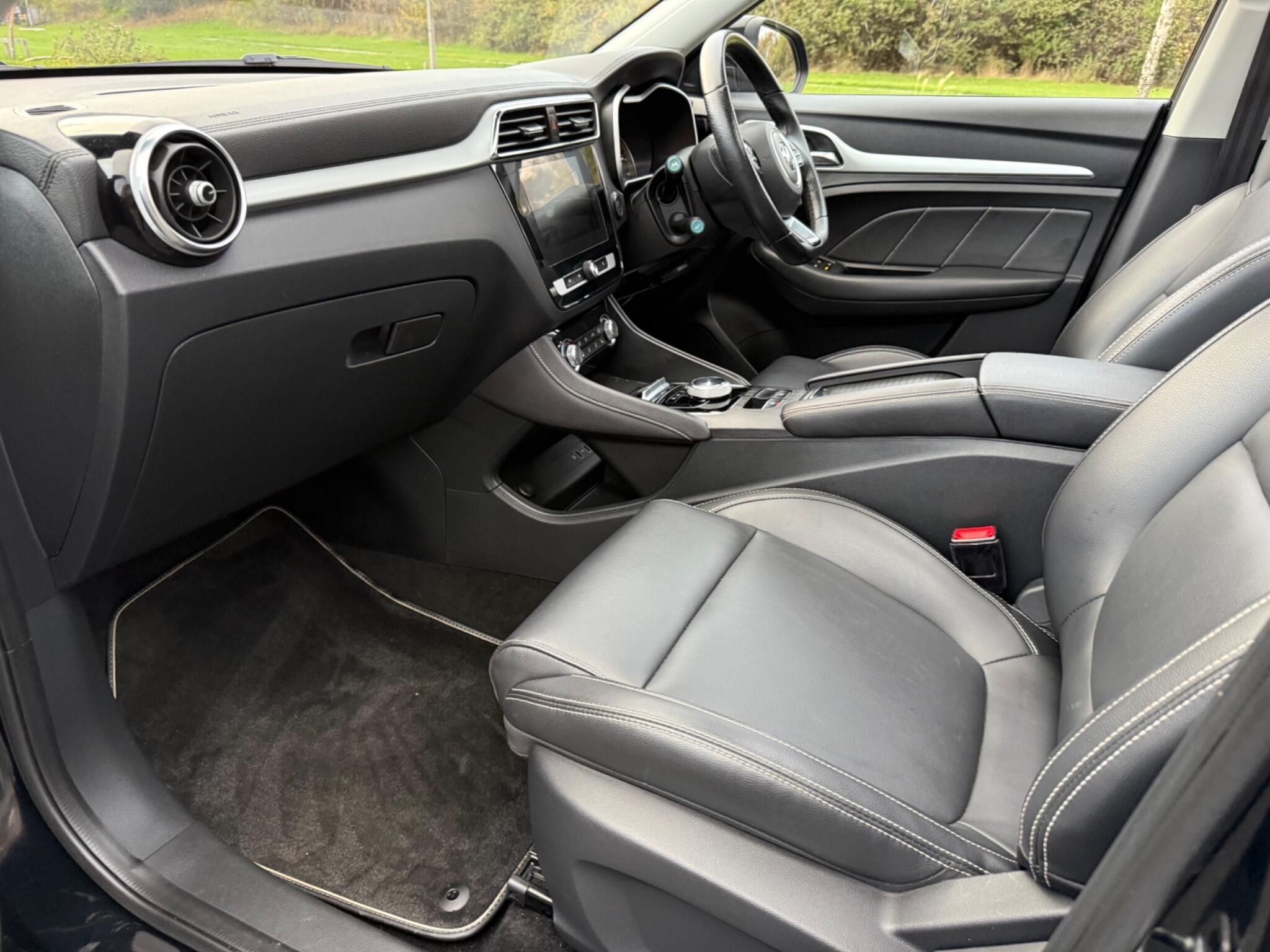 MG MG ZS - Image 10