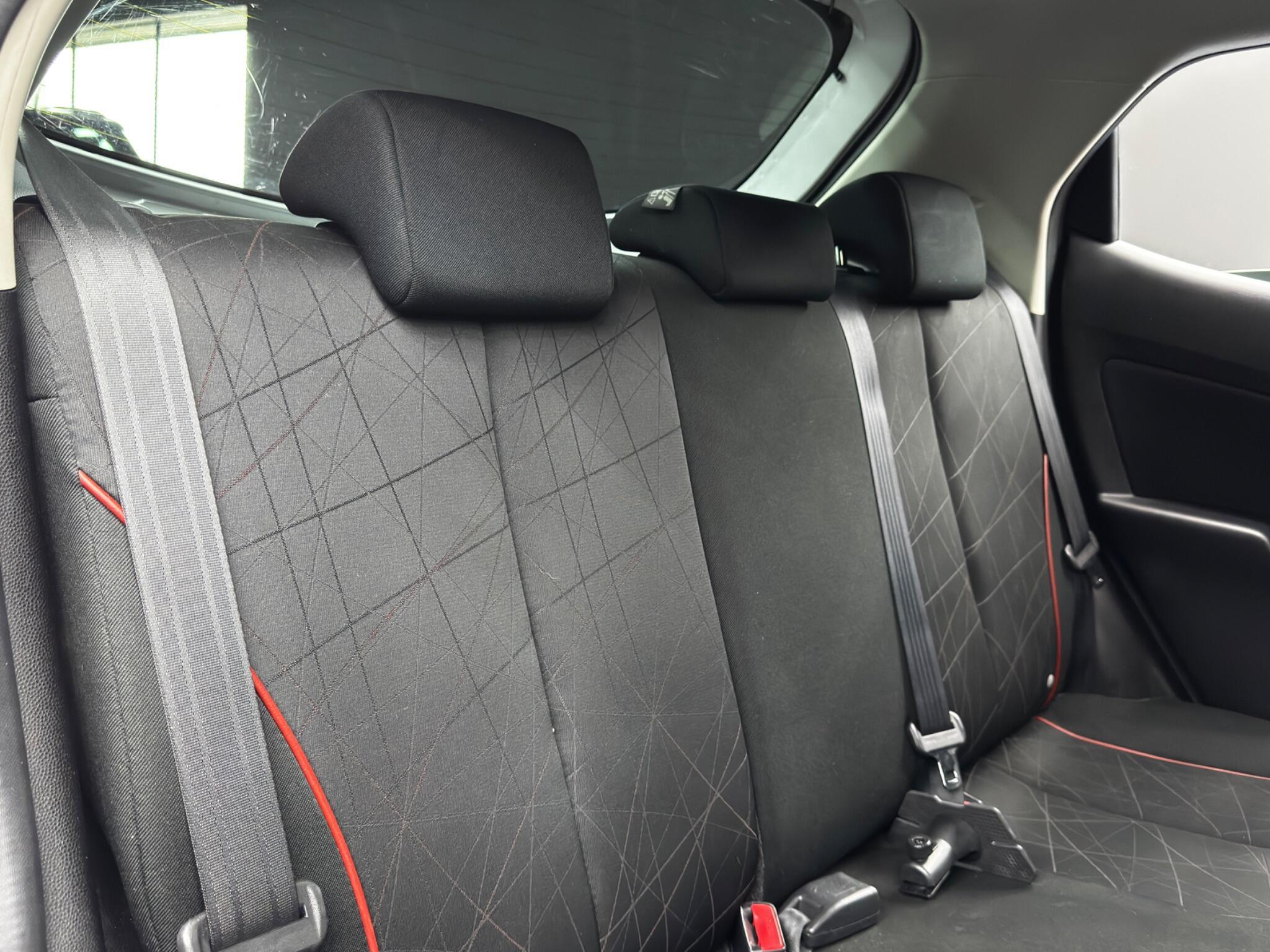 Mazda MAZDA2 - Image 14