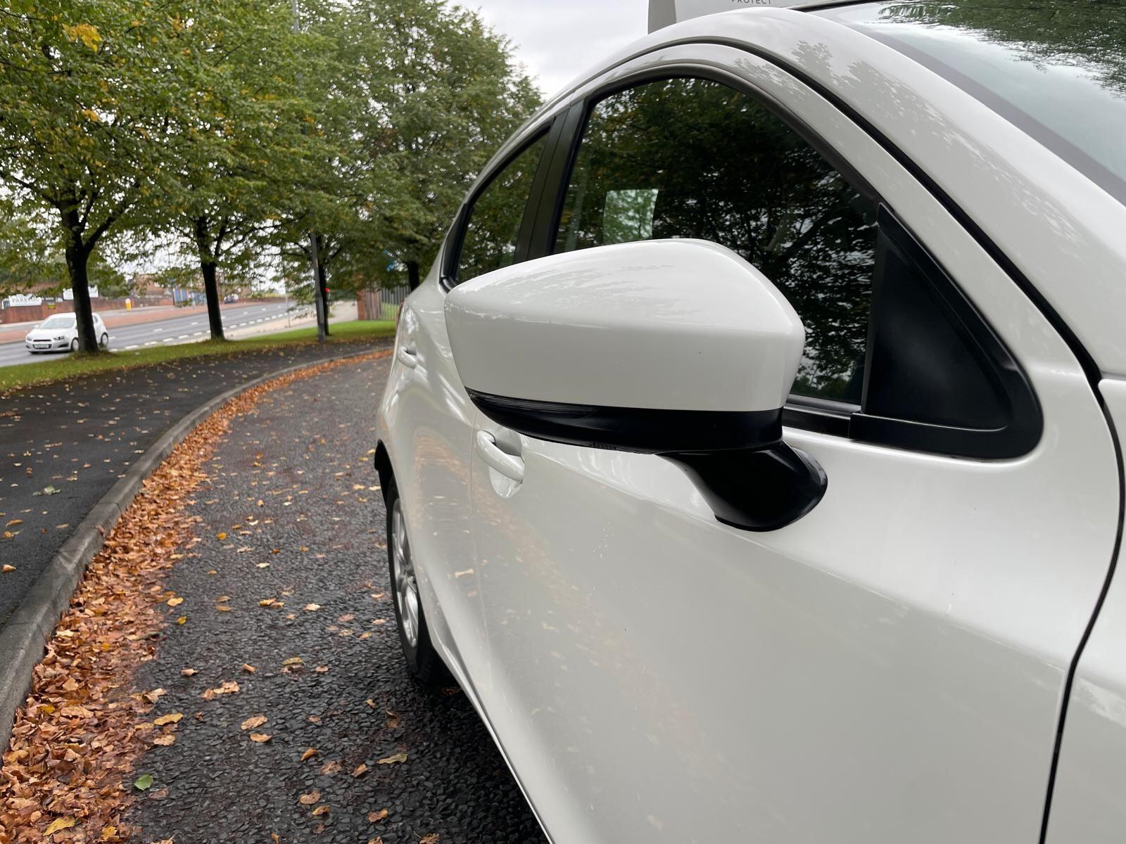 Mazda MAZDA2 - Image 13