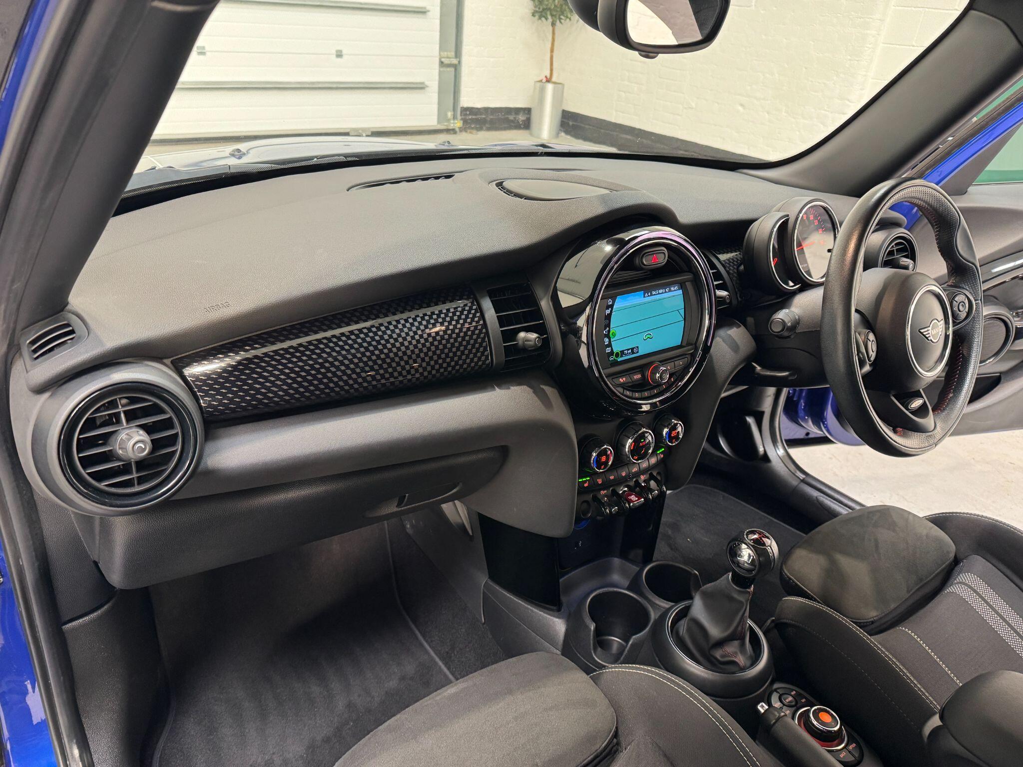MINI Hatch - Image 20