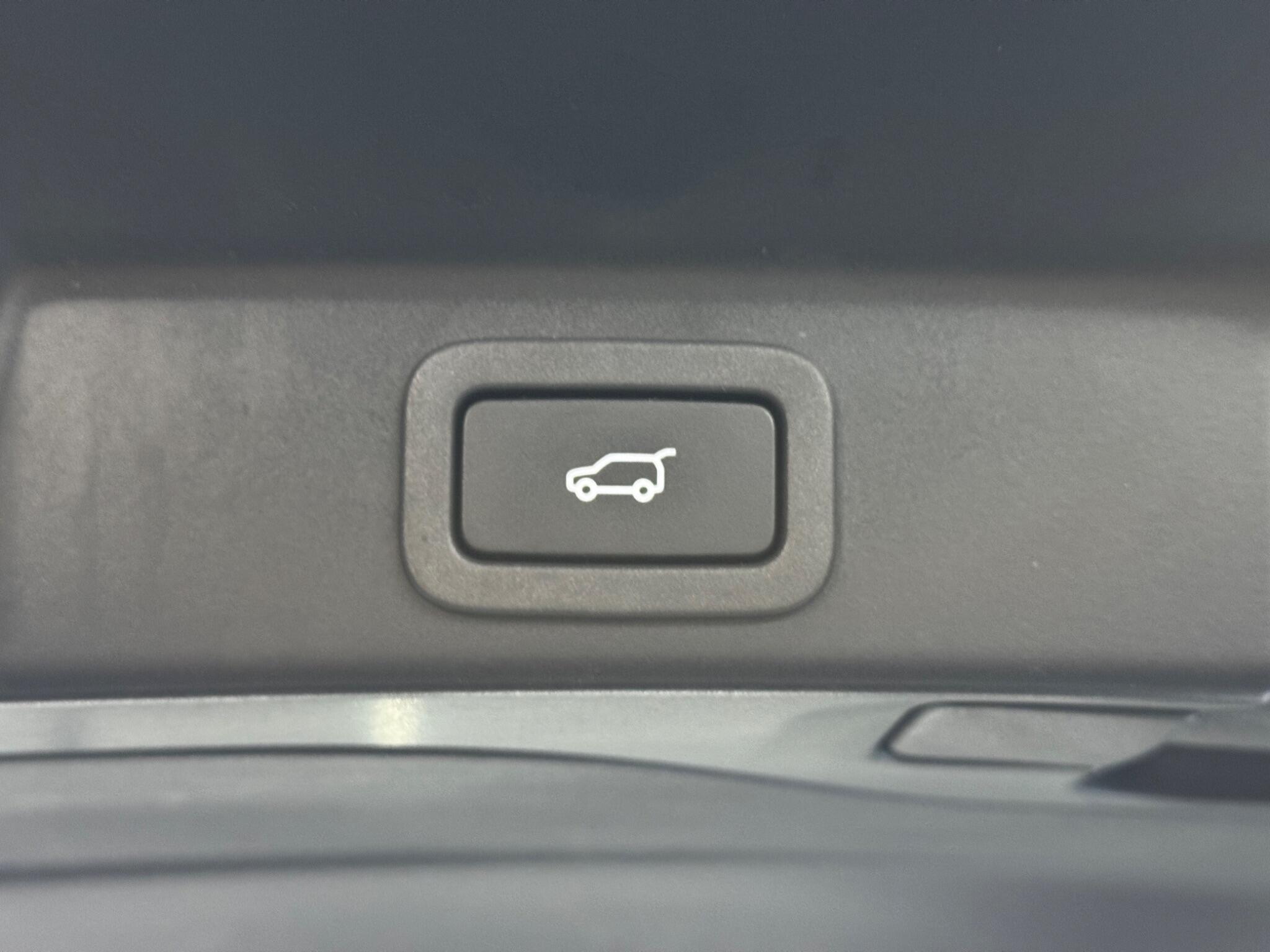 Jaguar F-Pace - Image 41