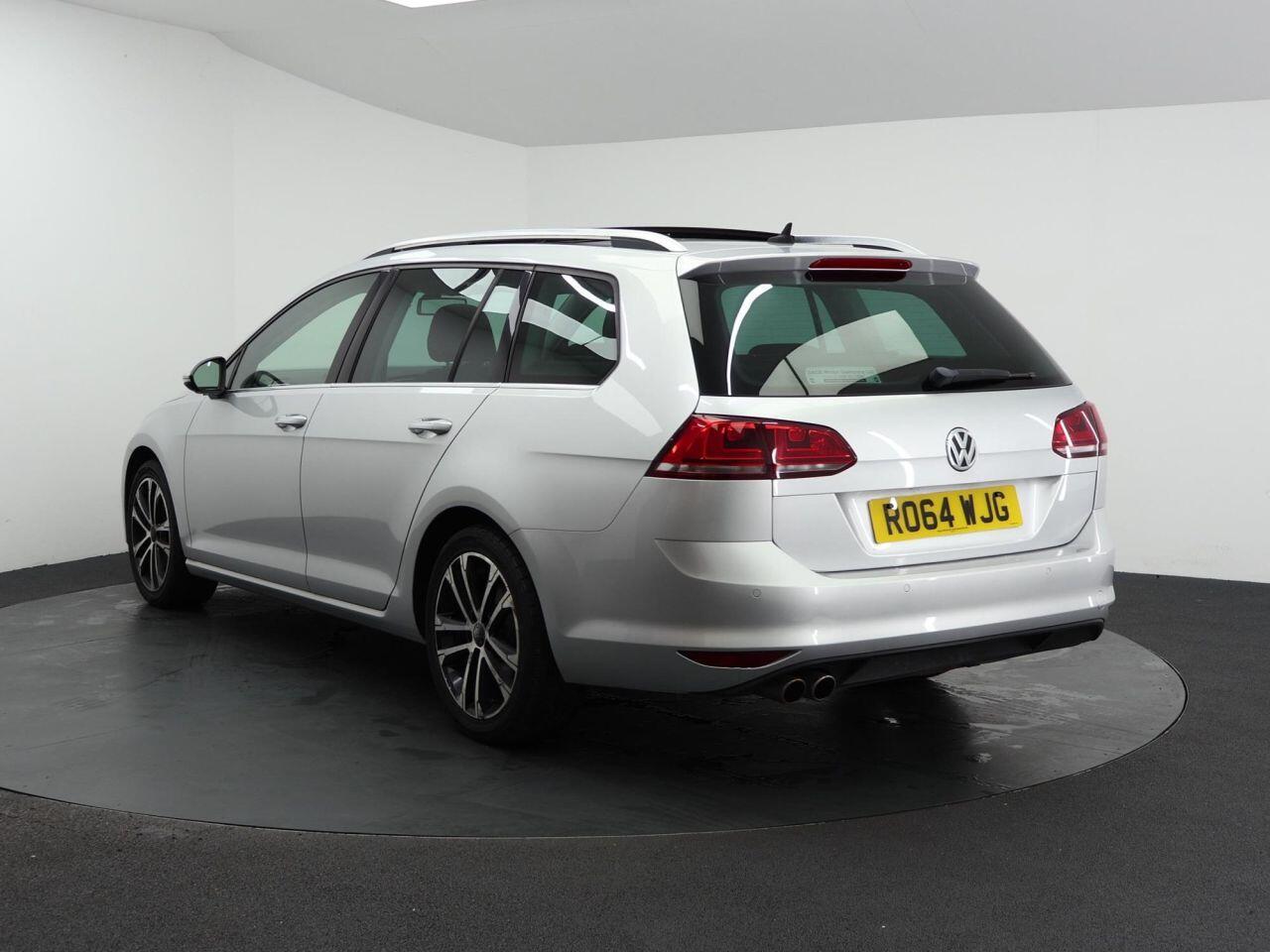 Volkswagen Golf - Image 9