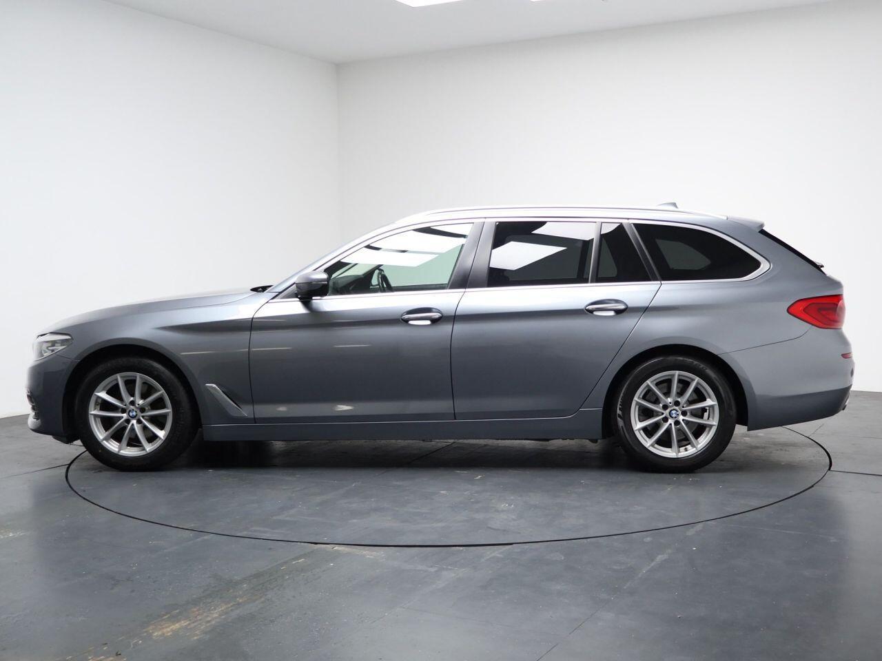 BMW 5 Series - Image 8